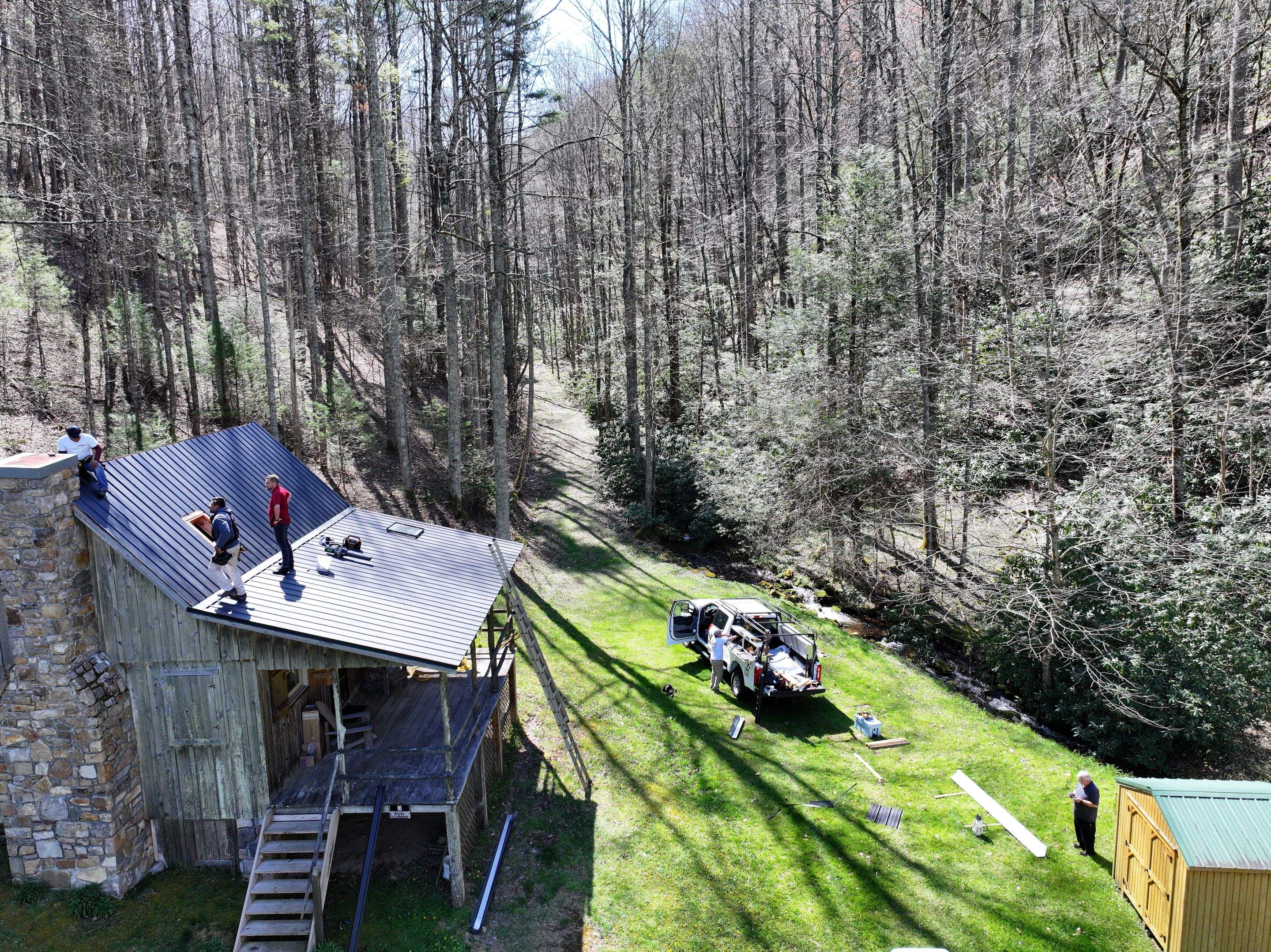 Sluder Cabin by Omnia Roofing