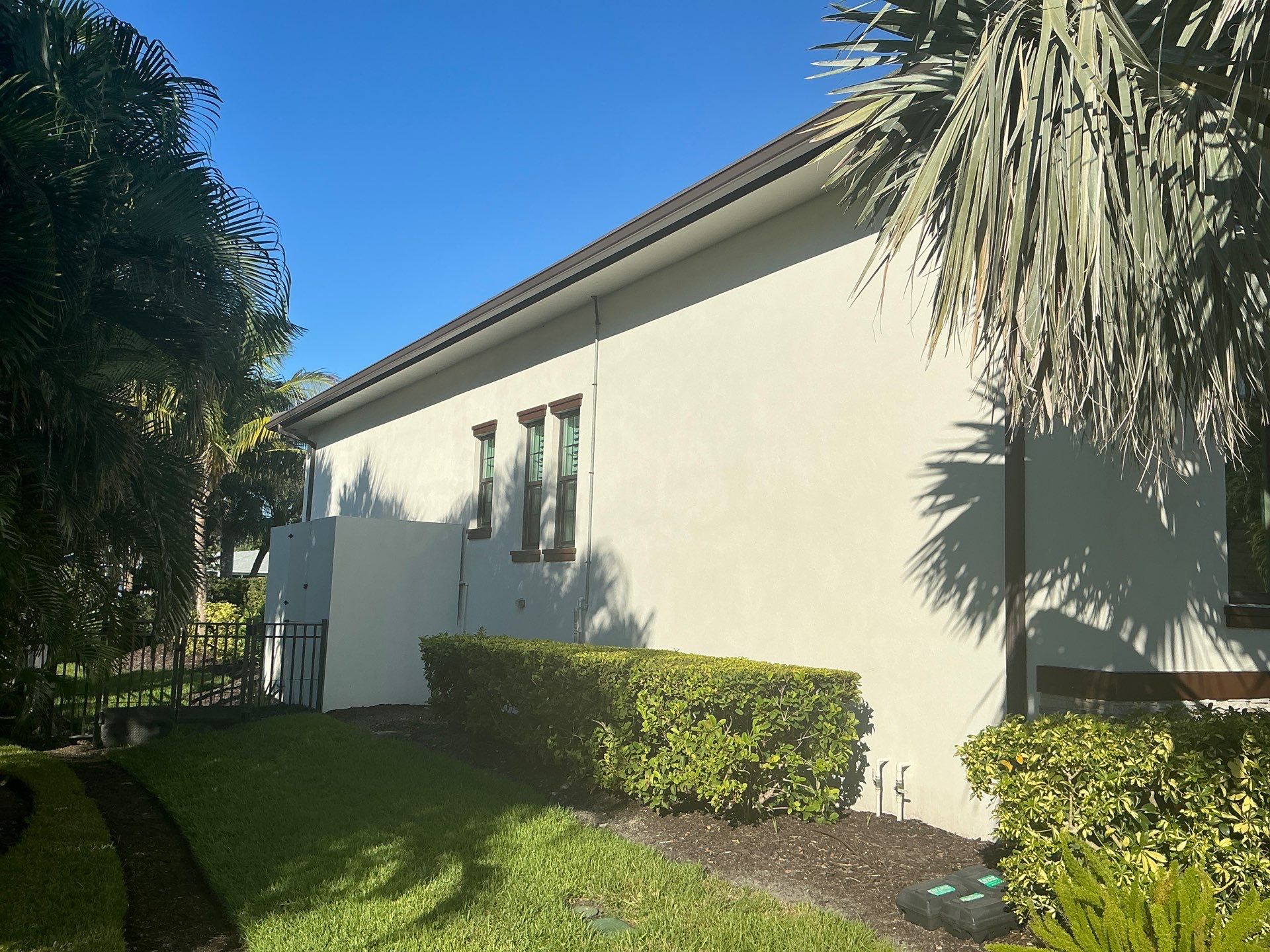 Gutter Cleaning Service in Siesta Key FL by Gutter Professors