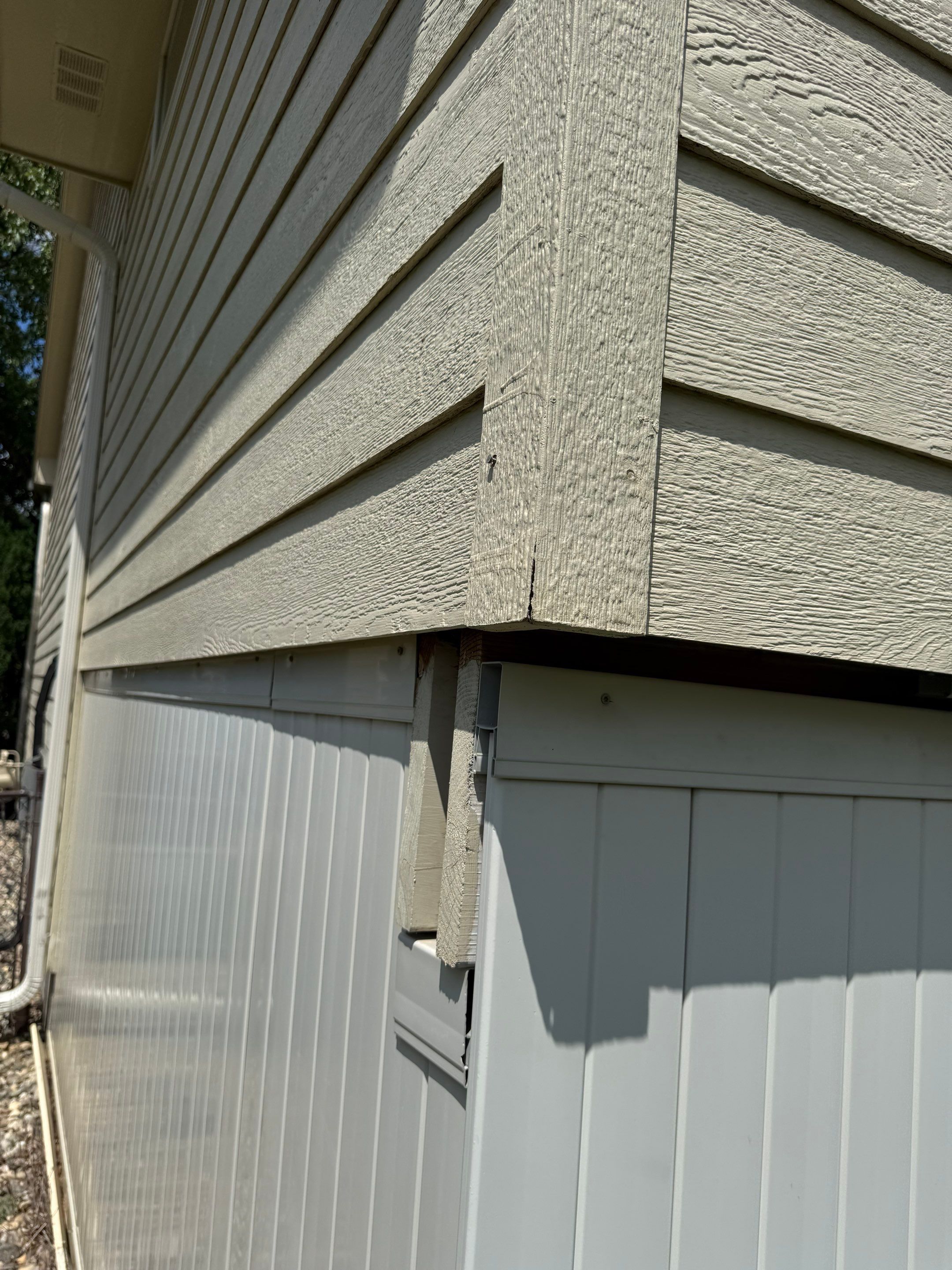 Sioux Falls Exterior Siding Replacement and Custom Deck Upgrade by Select Painting, Coatings & Garage Cabinets