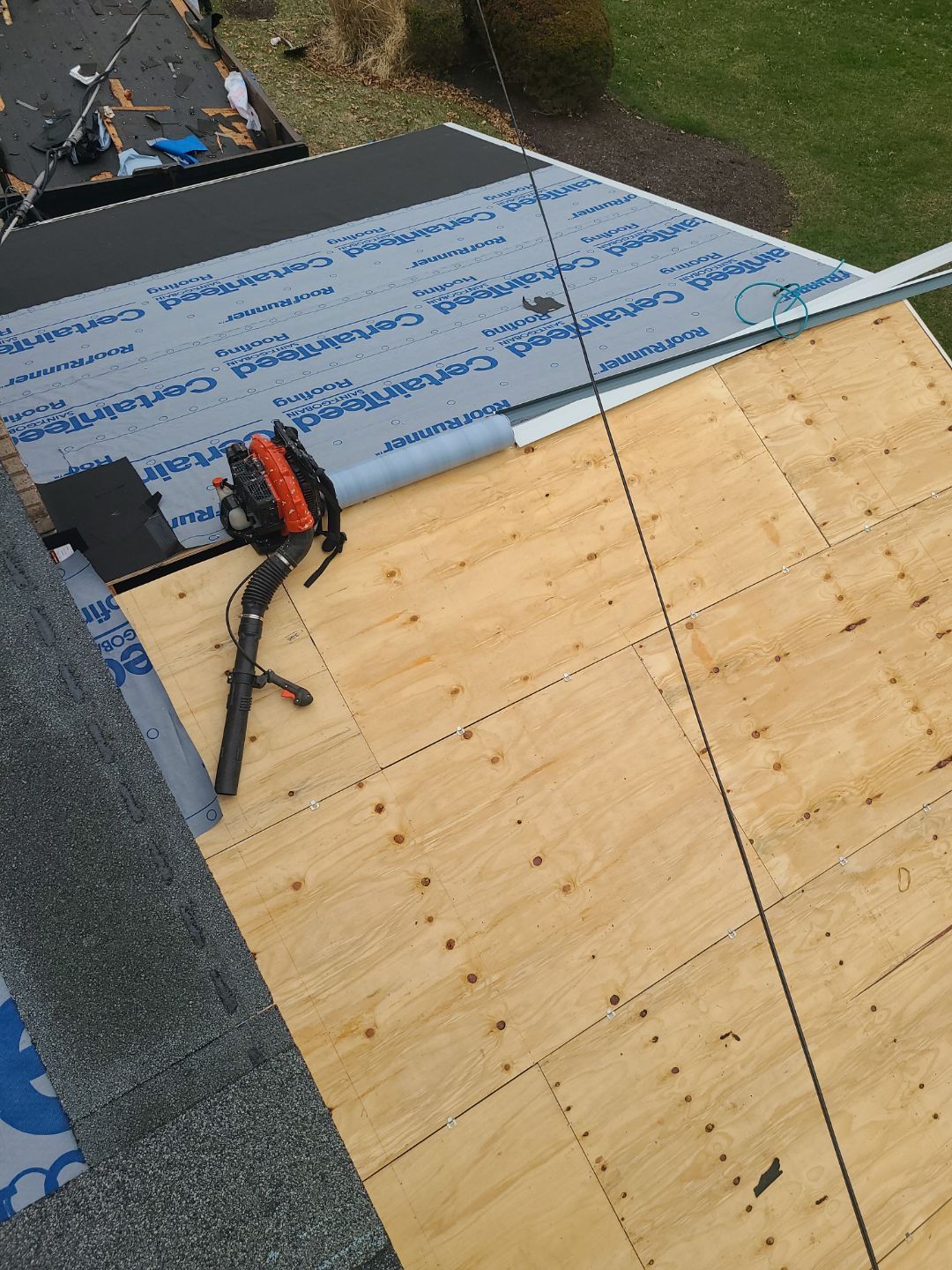 West Springfield: Residential Roof Replacement with CertainTeed Landmark in Colonial Slate by RM Banning, Inc.