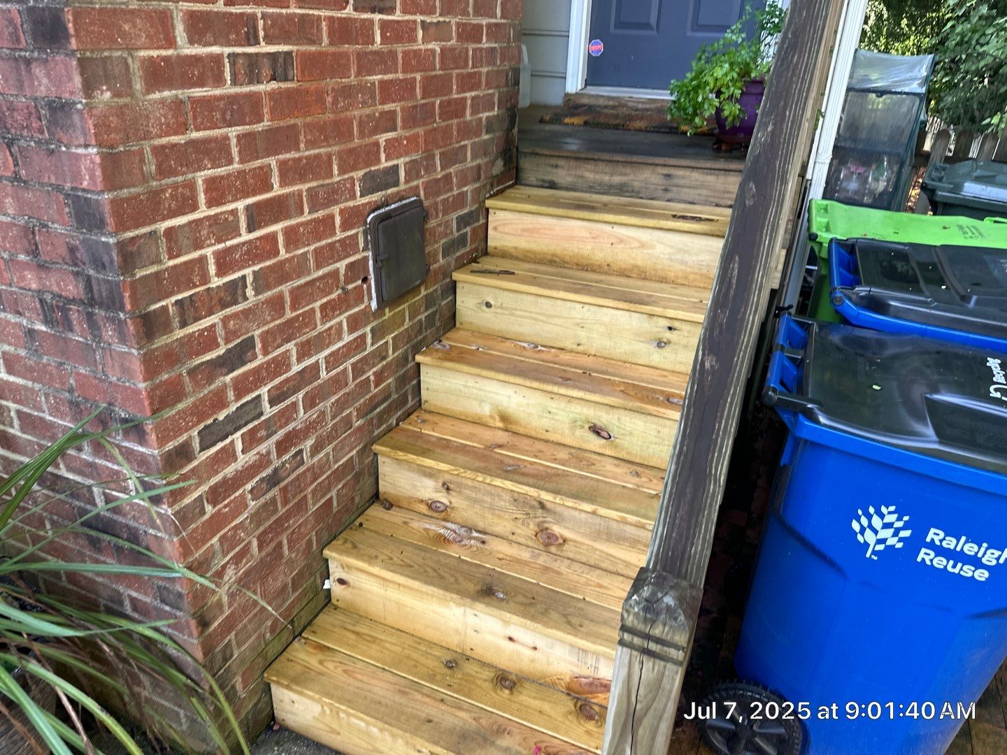 Wood Deck using Wood Sealant by DuraSeal