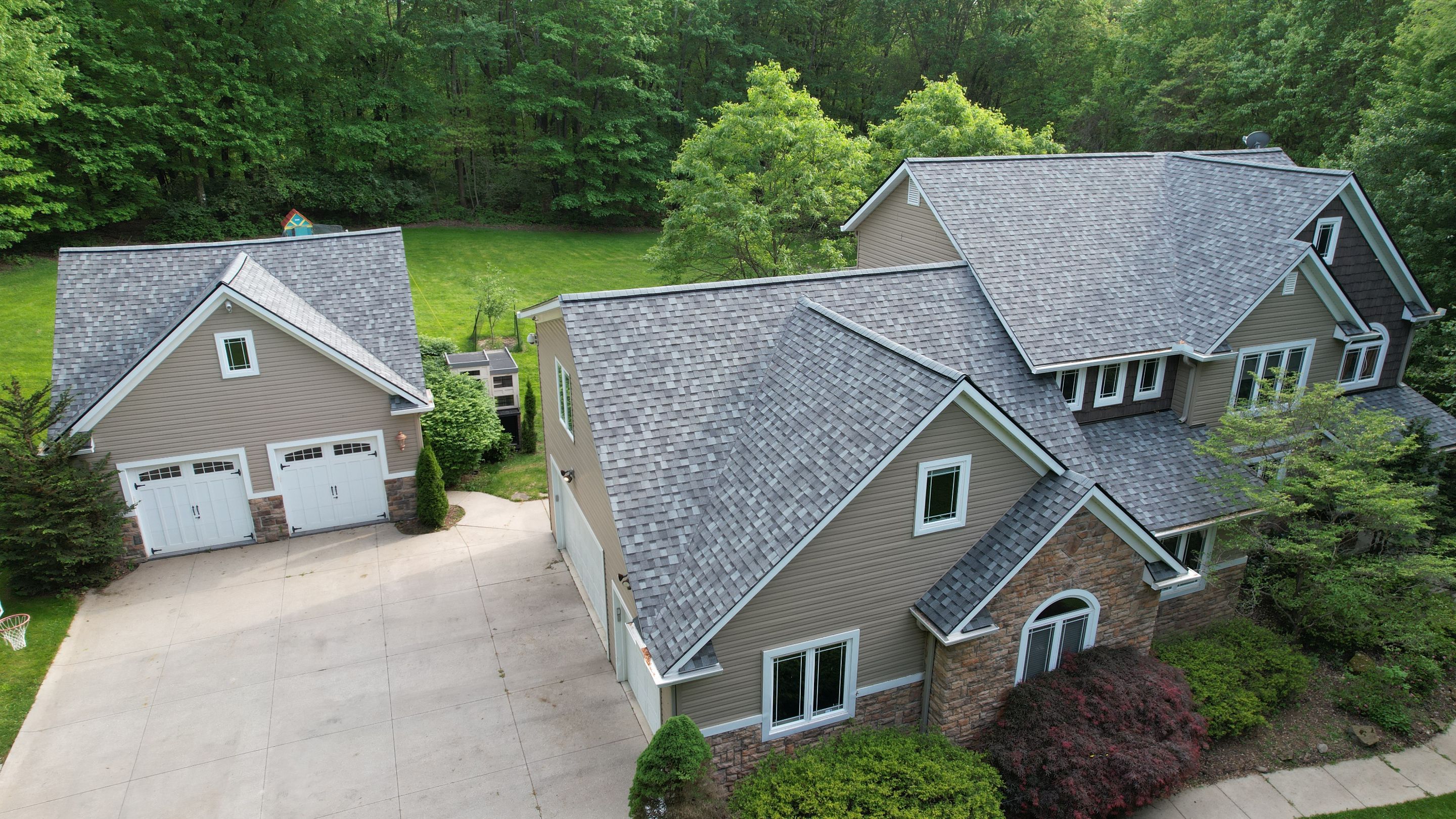 Atlas Pinnacle, Color, Coastal Granite, Drip Edge, Color, Black by Eagle Eye Roofing
