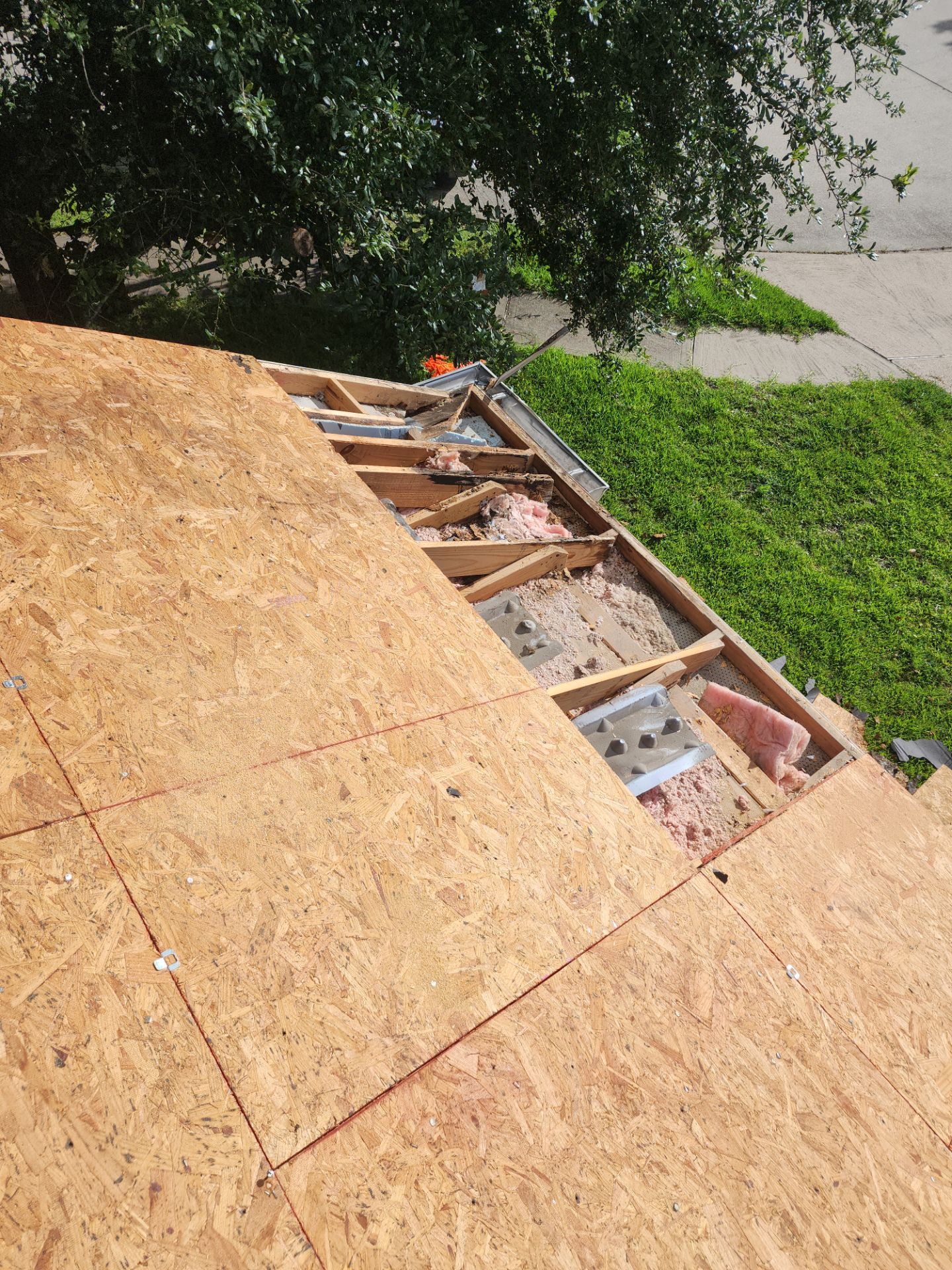 Residential Roof Installation using Owen's Corning Duration (Lifetime) Shingles by Roof Repair Company