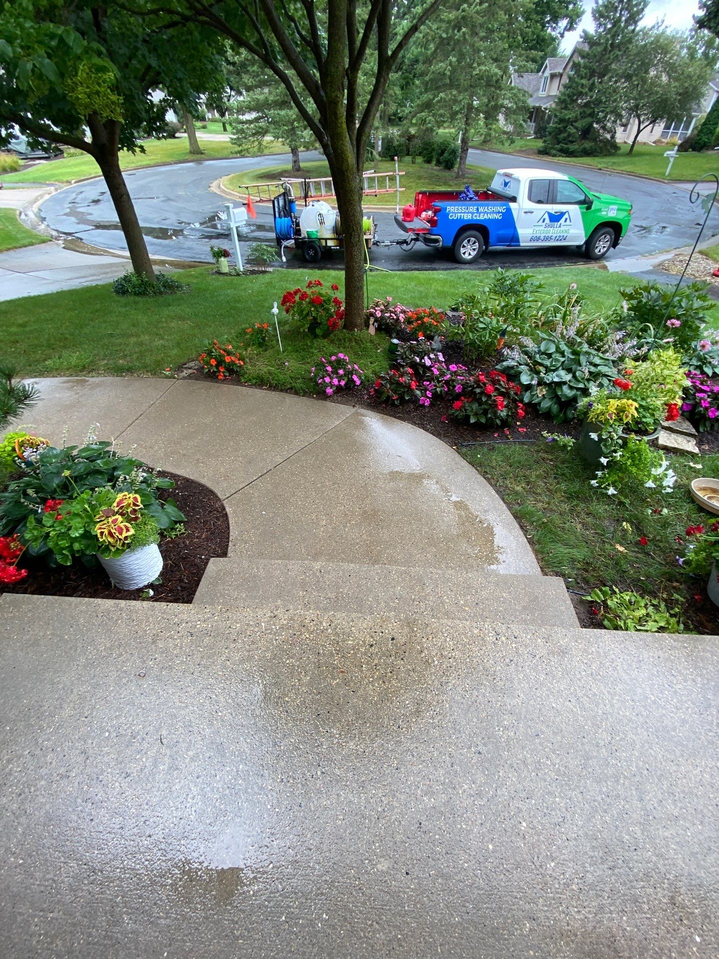 House wash and concrete cleaning by Shulla Exterior Cleaning
