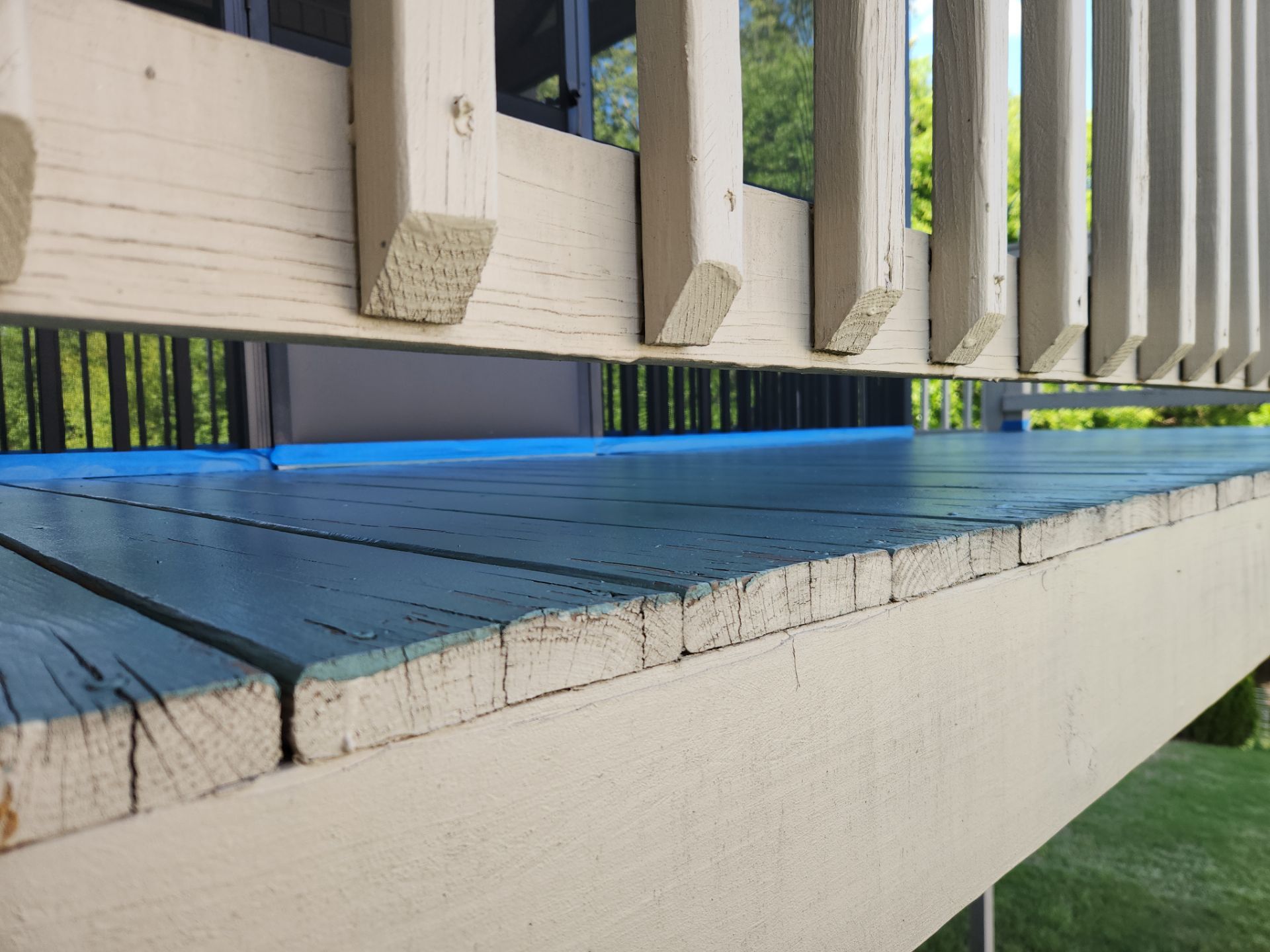 Weathered Deck using AcryFin by DuraSeal