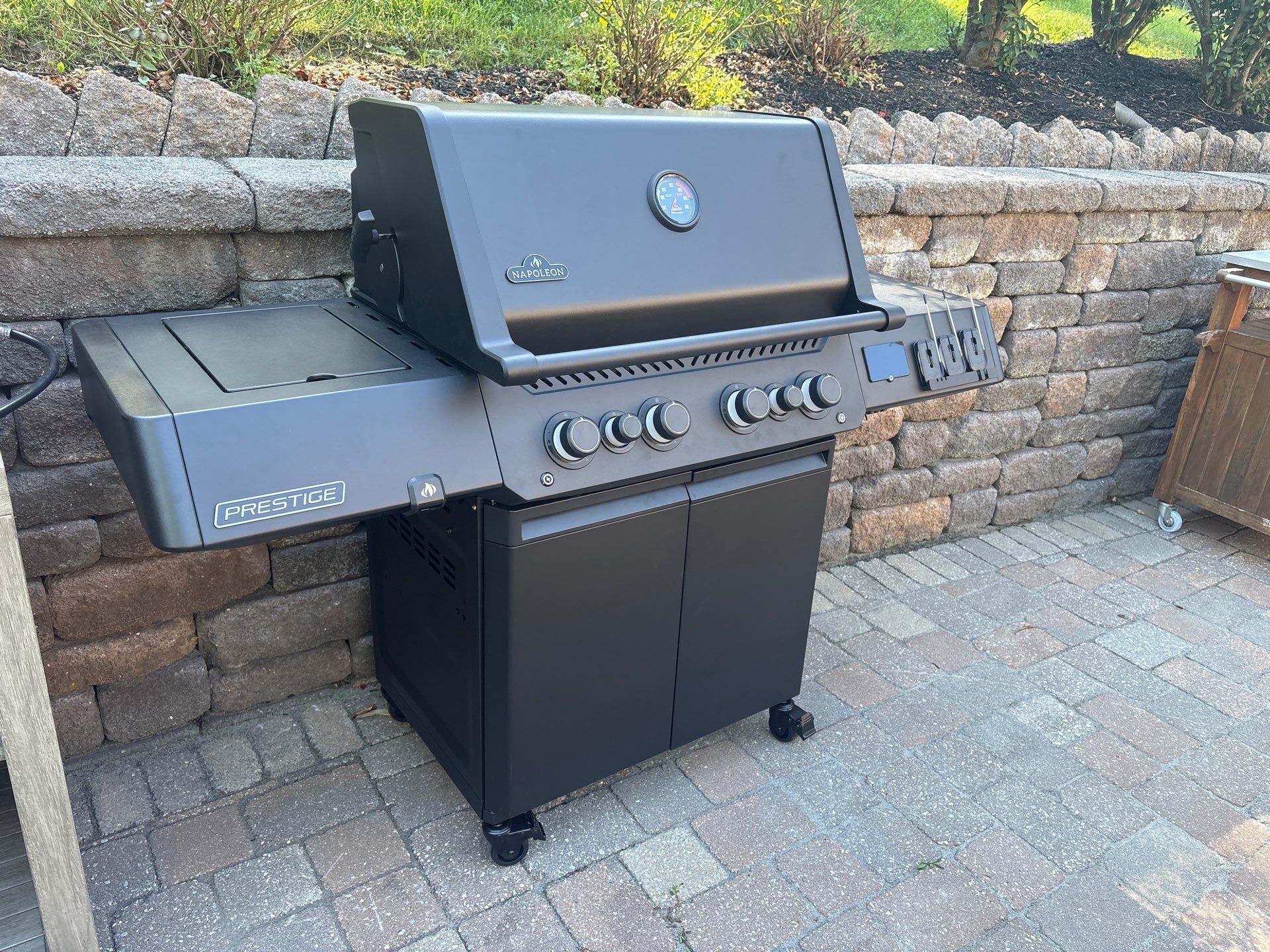 Hanamint Dining Set & Napoleon Grill by Bowman's Stove & Patio