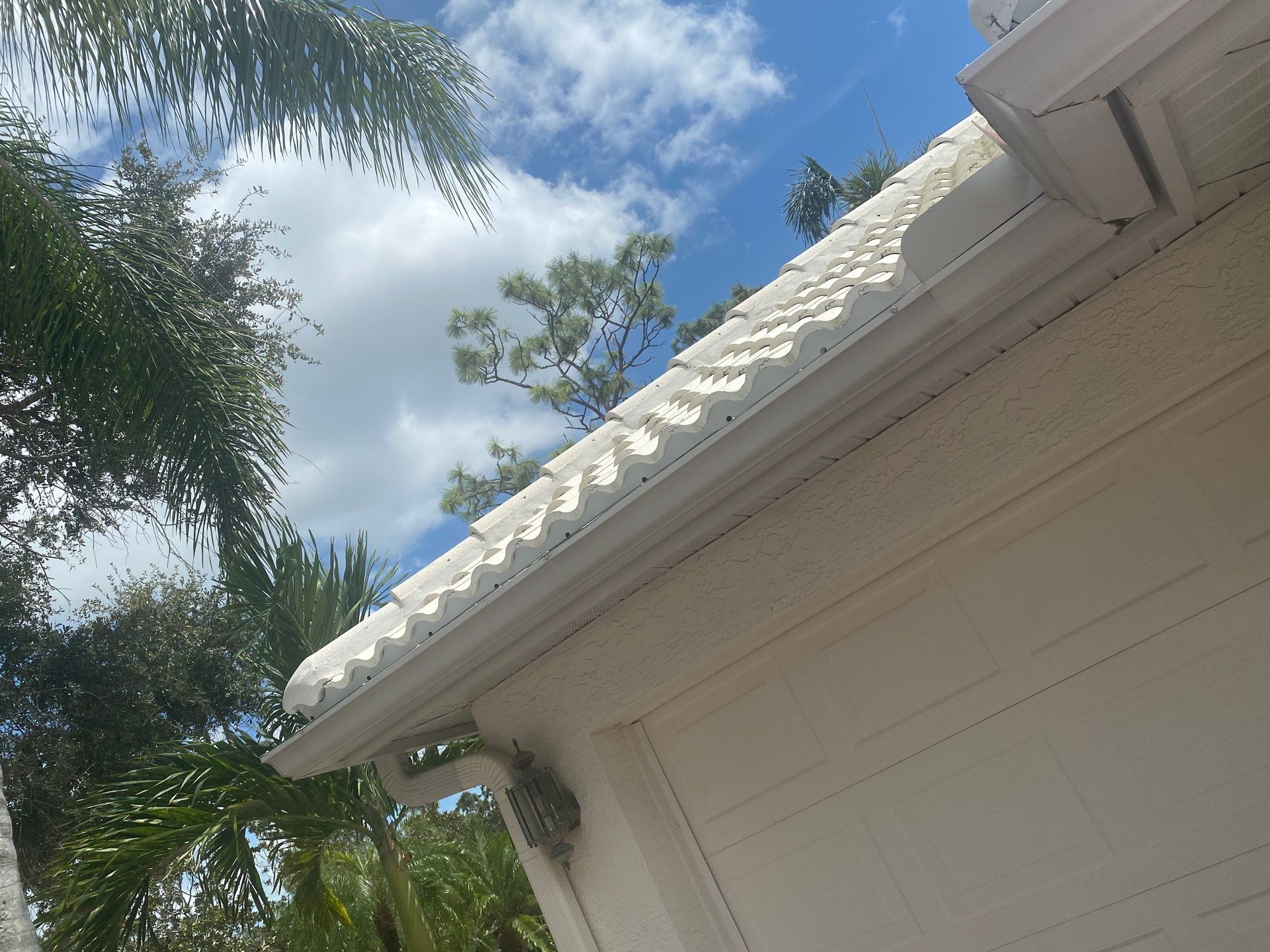 Leaf Guard using Gutter Guards for Florida Home by Gutter Professors