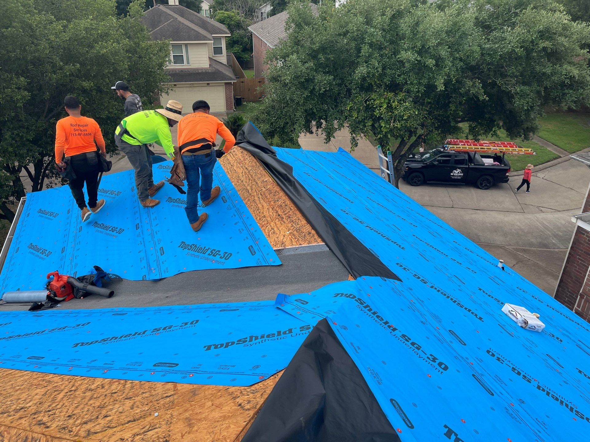 Residential Roofing Installation using Owen's Corning Duration (Lifetime) Shingles by Roof Repair Company