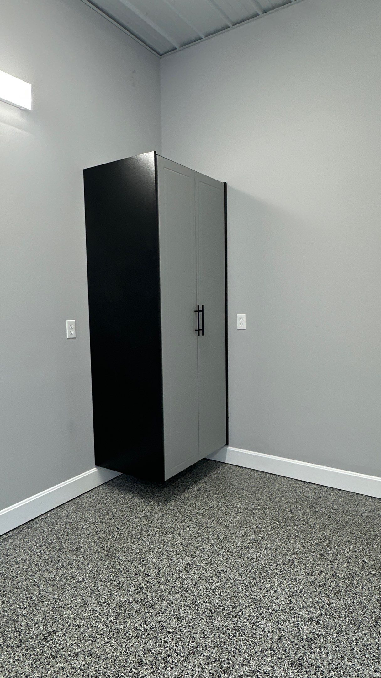 Pat F upgraded his garage with a cool Two-tone cabinet setup by Banner Garage