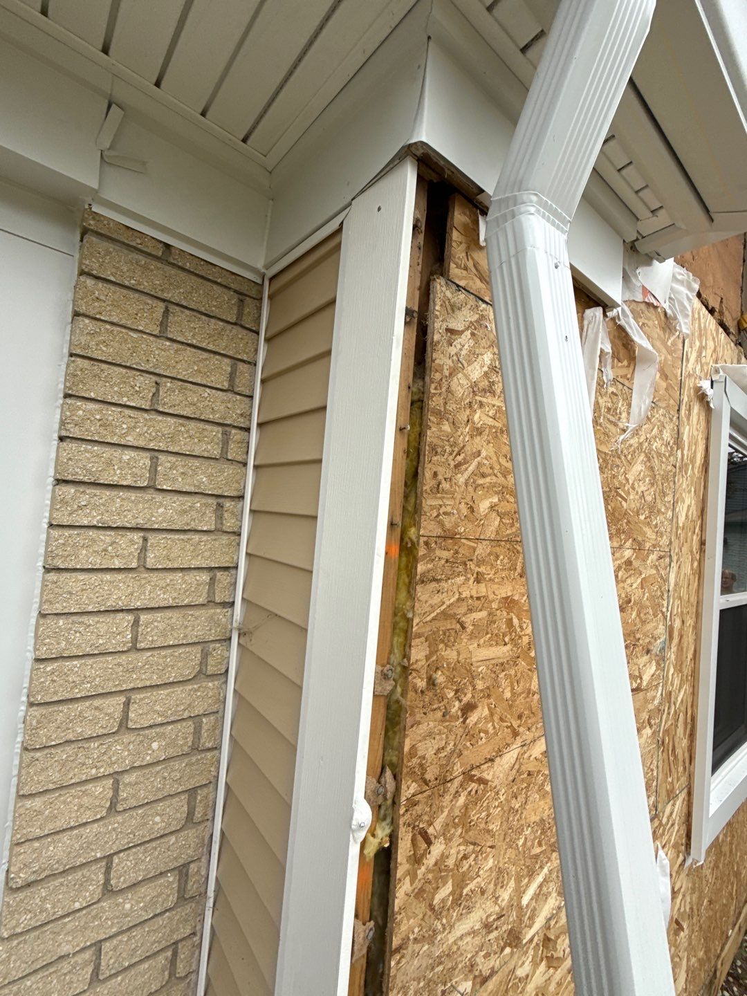 Siding Replacement using Alside S7 Cedar Mill Grain Cape Cod Grey by 180 Contractors