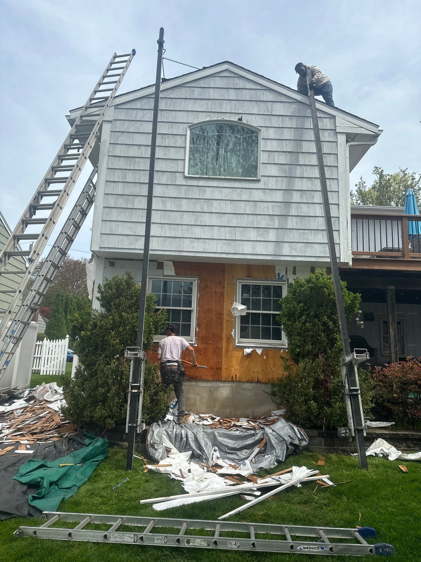 Siding Installation using Certainteed Cedar Impressions Straight Edge Perfection Shingles - D7 - Pacific Blue by A Plus Exterior