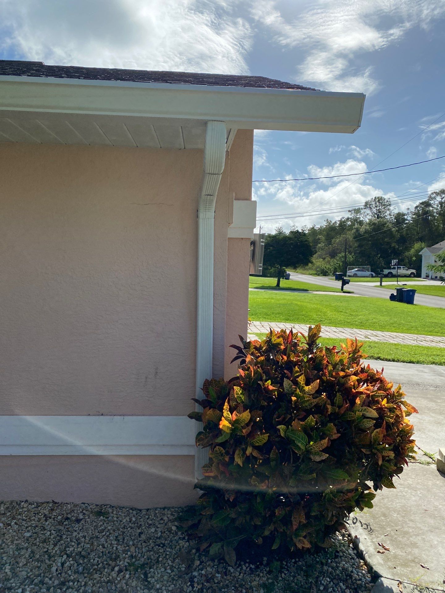 6-Inch Seamless Gutters for Superior Drainage in Fort Myers FL by Gutter Professors