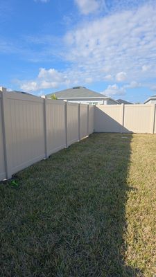 Tan Vinyl Fence in West Port