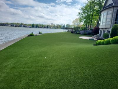 Full Lakeside Turfed Yard