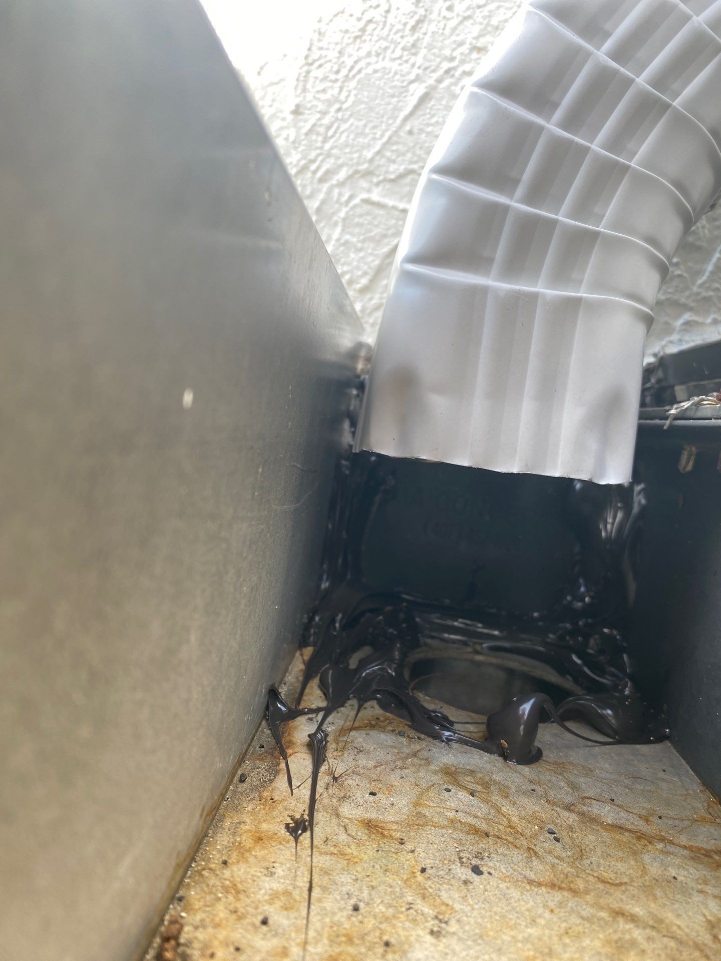 Gutter cleaning all buildings are the same for 6 units in Fort Myers FL by Gutter Professors