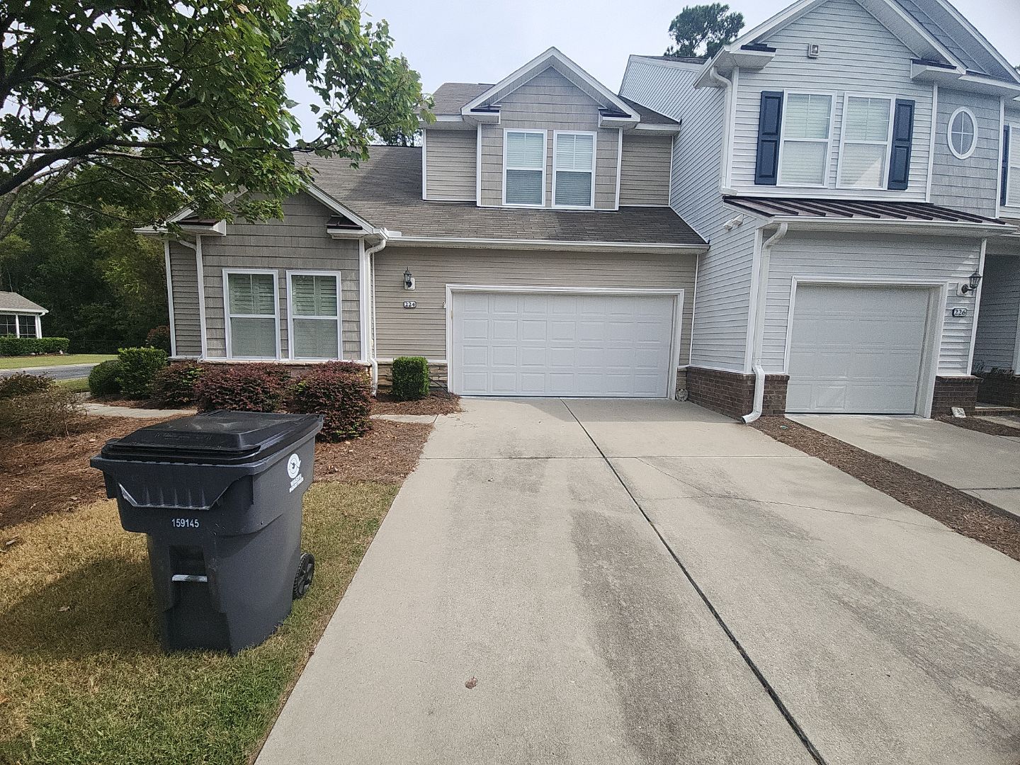 GAF HDZ - Weathered Wood by Linta Roofing Inc