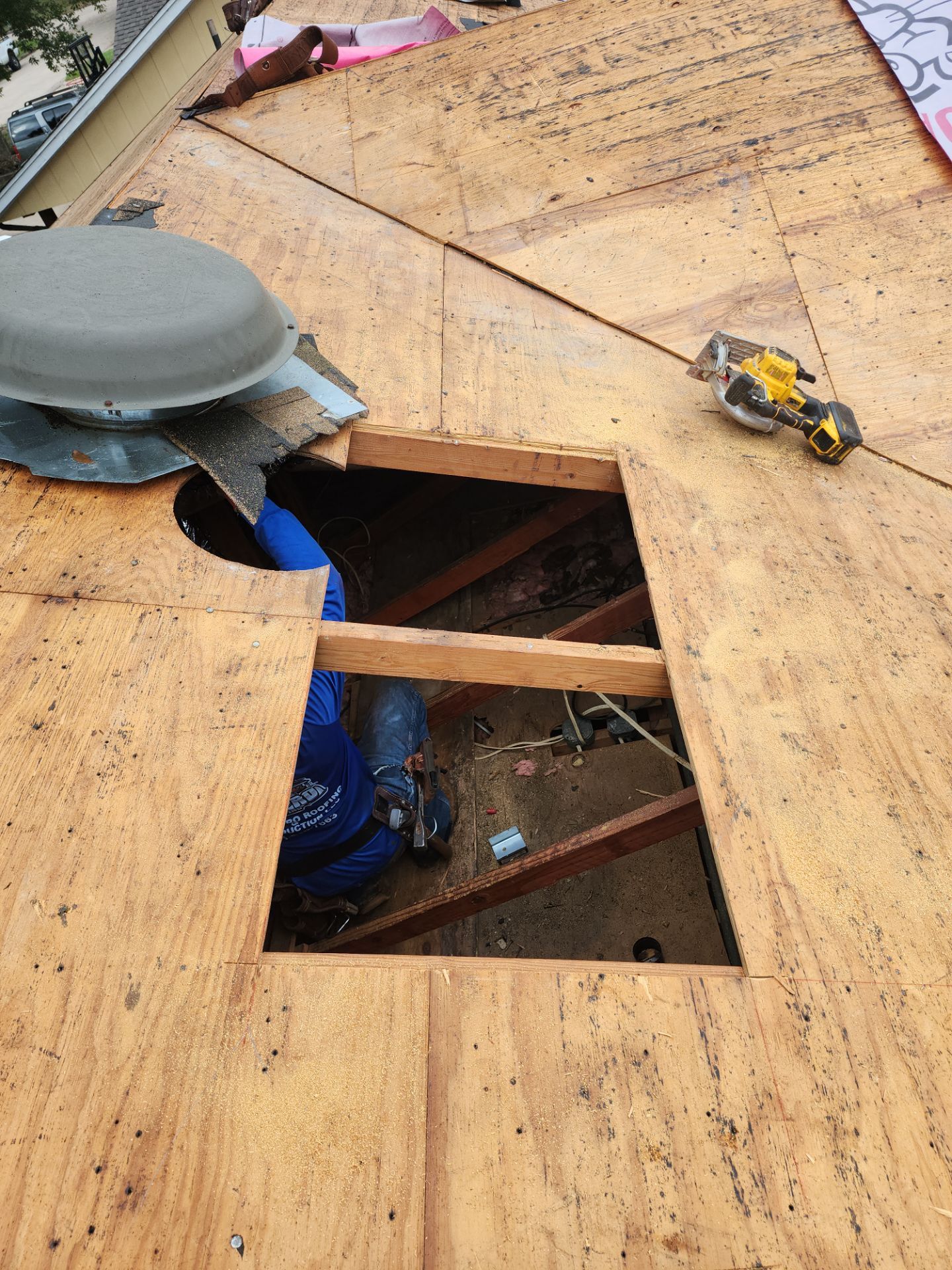 Roof Replacement Houston by Roof Repair Company