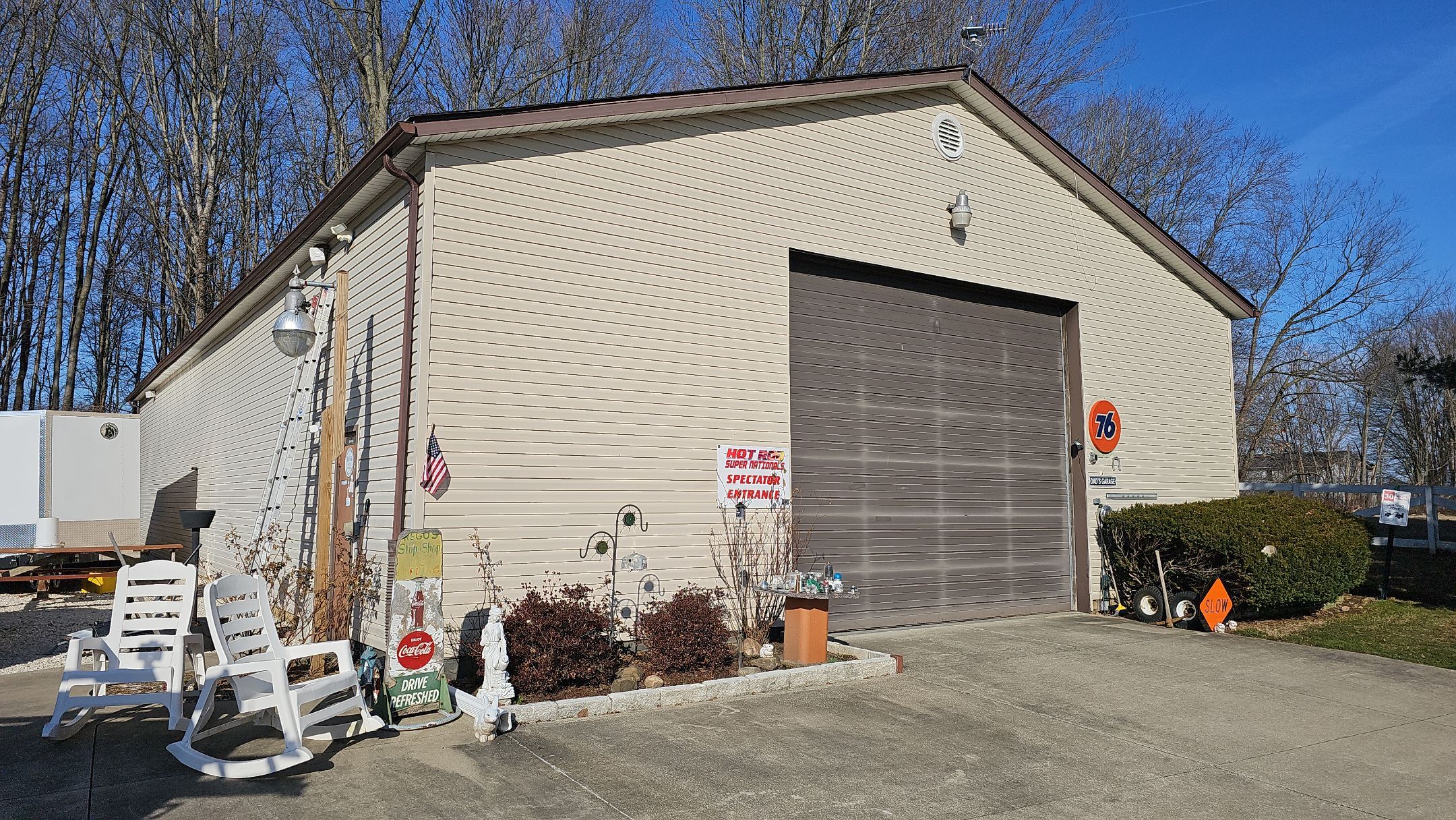 Atlas Pinnacle Color: Majestic Shake; Drip Edge Color: Royal Brown by Eagle Eye Roofing