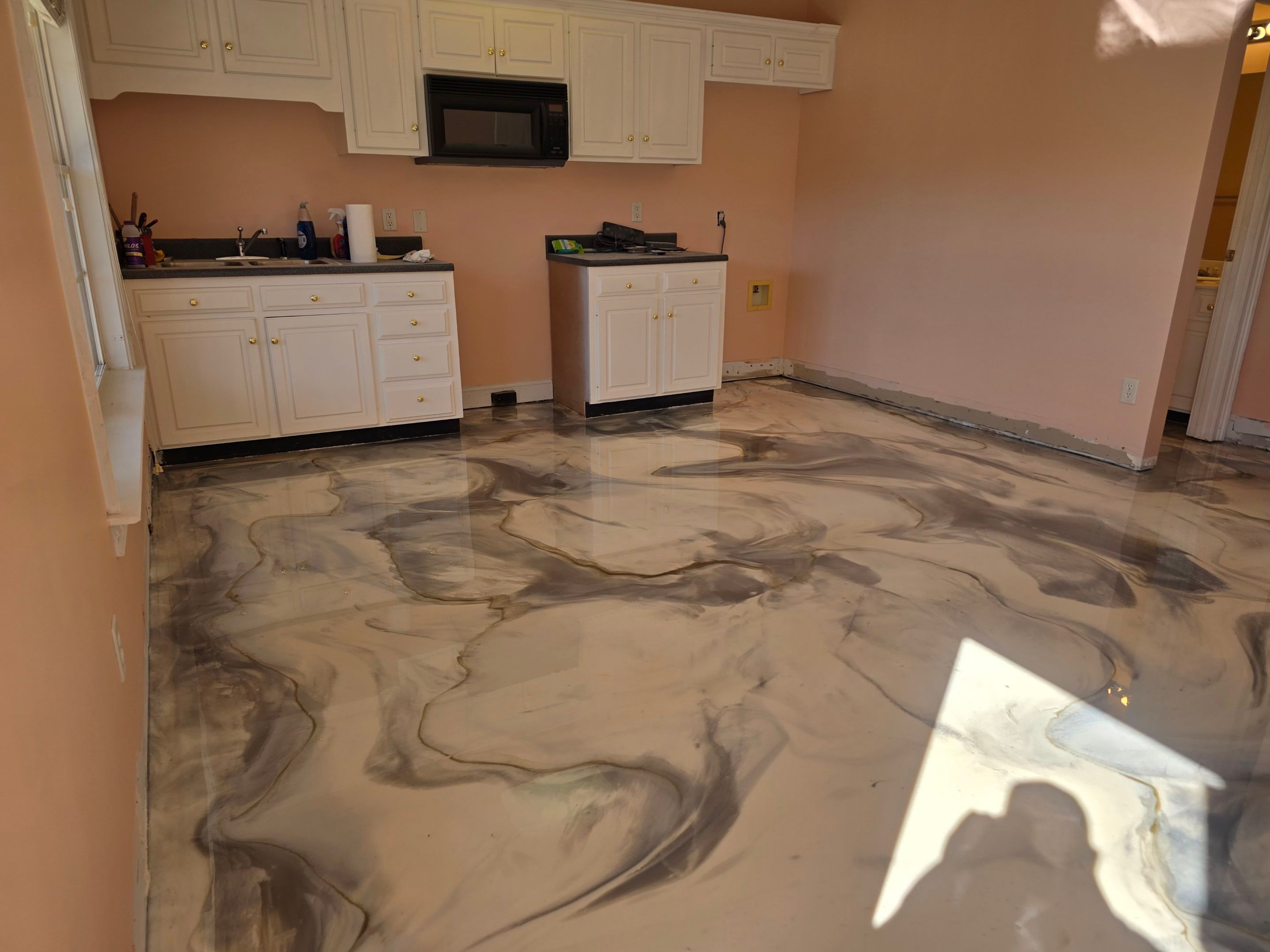Metallic Kitchen Floor Using Gold, Dolphin & Pearl by Elite Floor Solutions