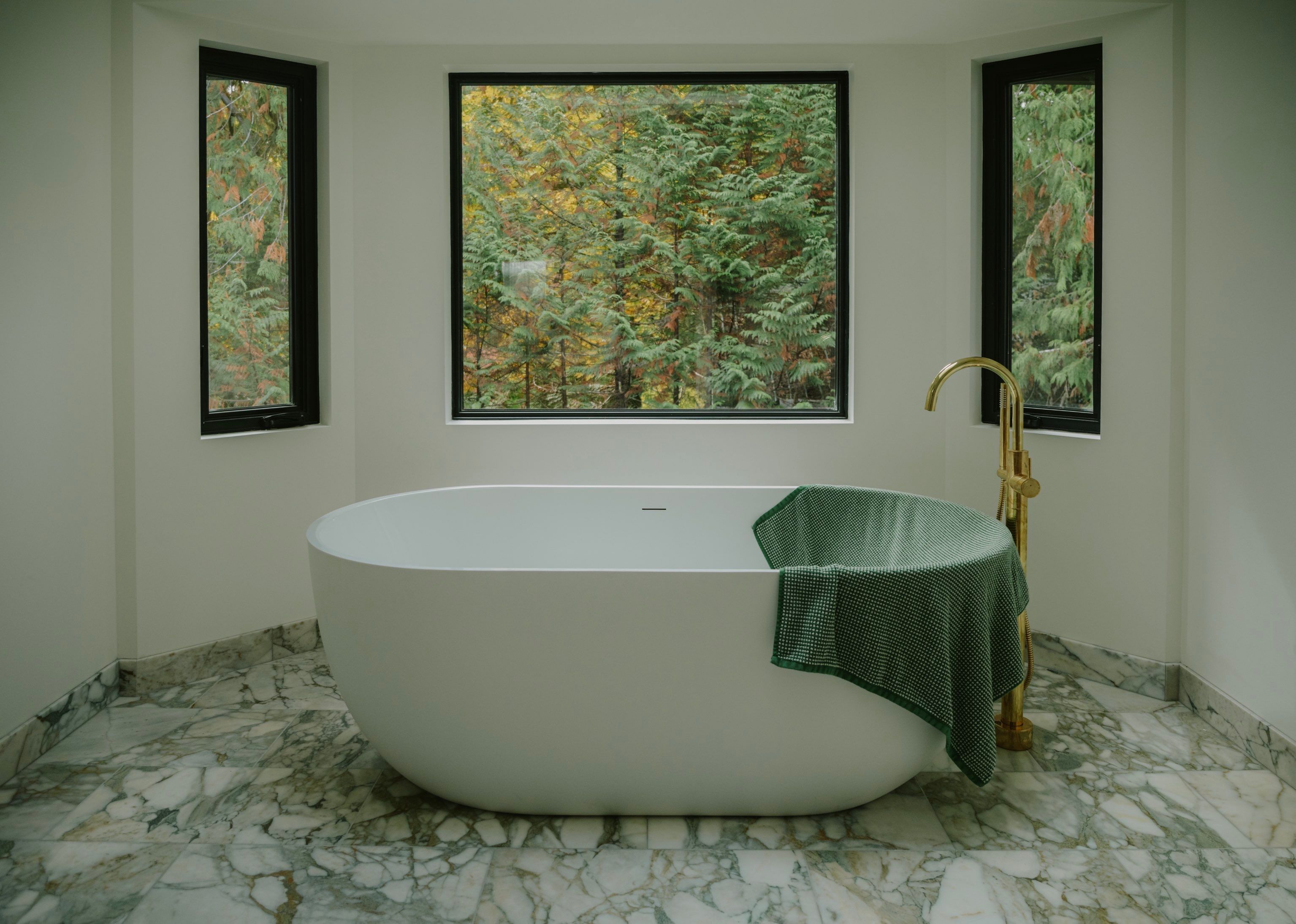 Sproat Lake Renovation by Camelot Homes