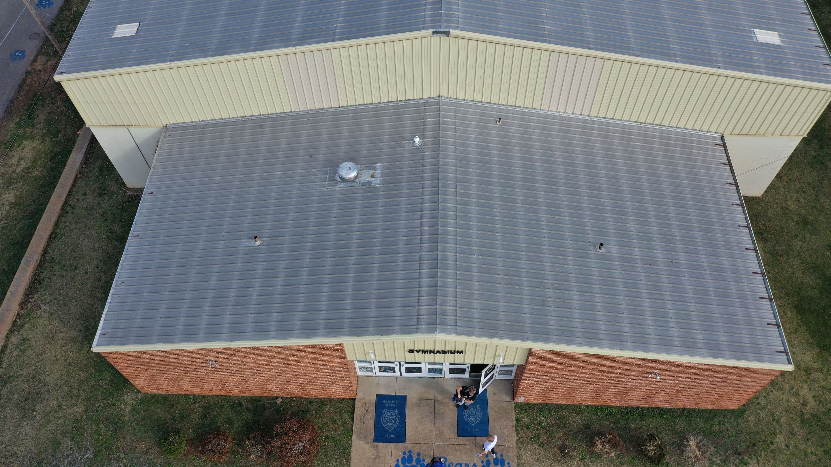 Mammoth Springs Gymnasium by Hostetler Roofing
