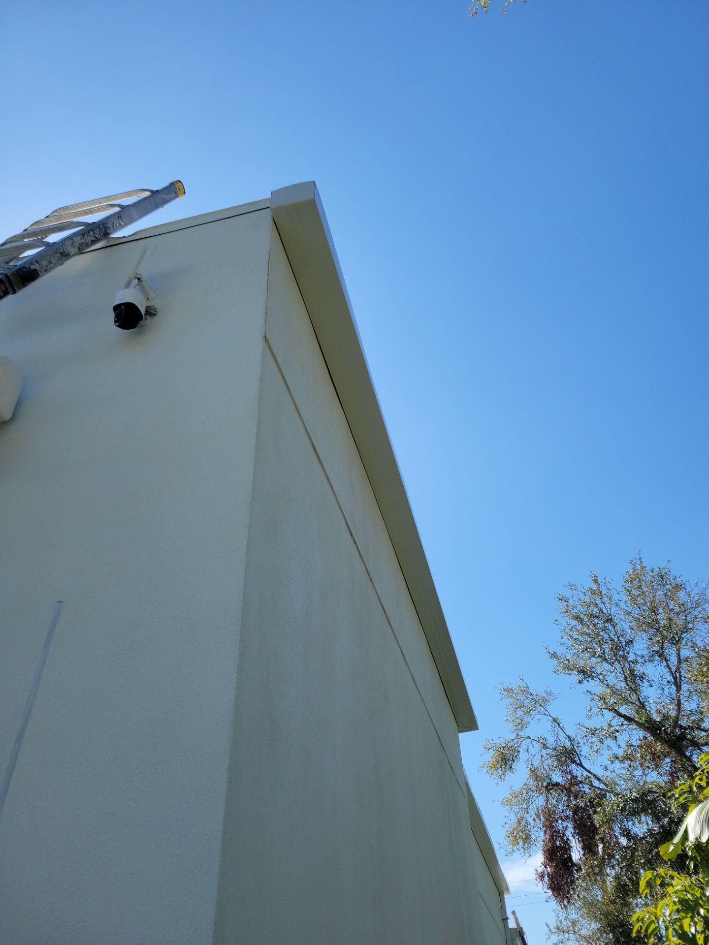 7 inch seamless gutters using smooth box gutters in Sarasota FL by Gutter Professors