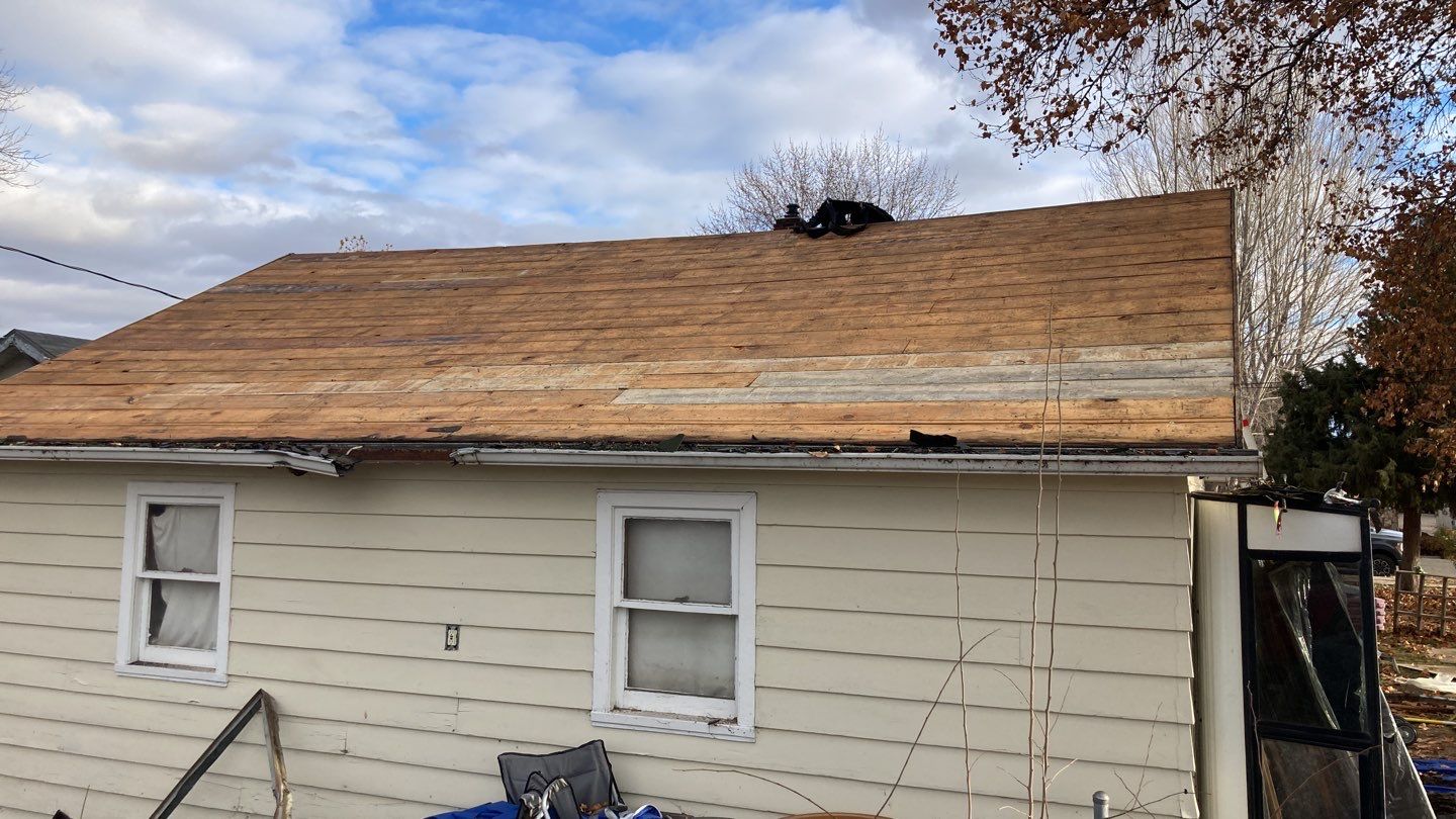 Investor Rental Home gets a new Owens Corning Oakridge roof in Sierra Grey by ID Roofing LLC