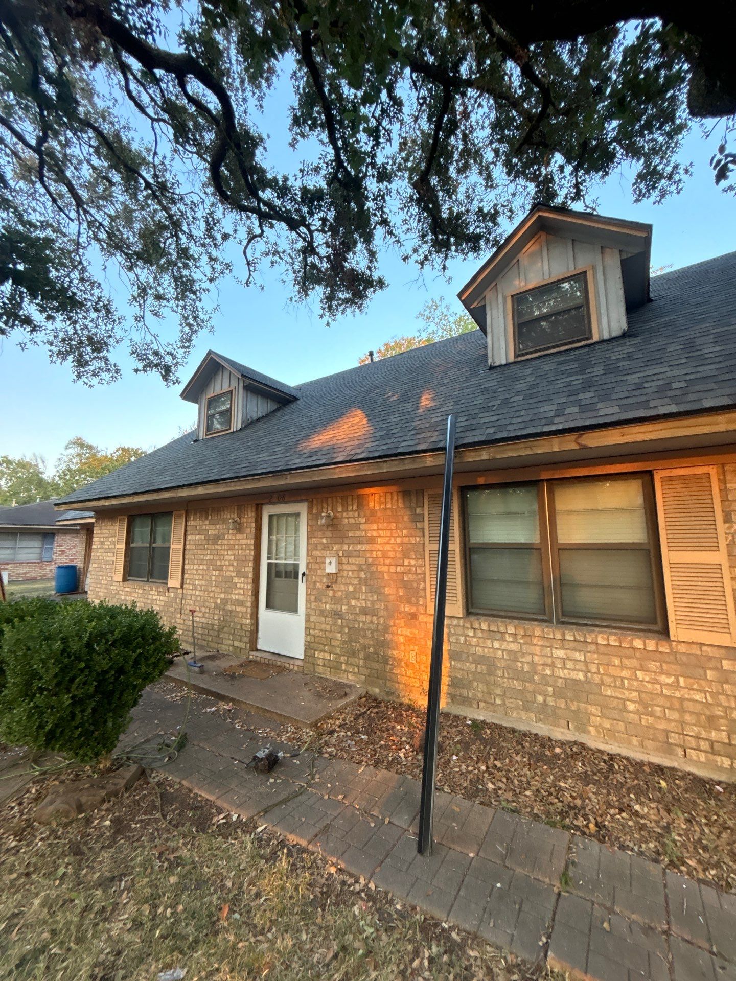 Residential Roofing Installation using Owen's Corning Duration (Lifetime) Shingles by Roof Repair Company