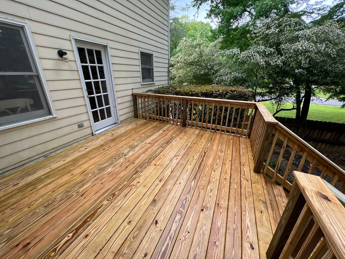 Oak Leaf Circle - Deck Installation  by Pillar and Pine
