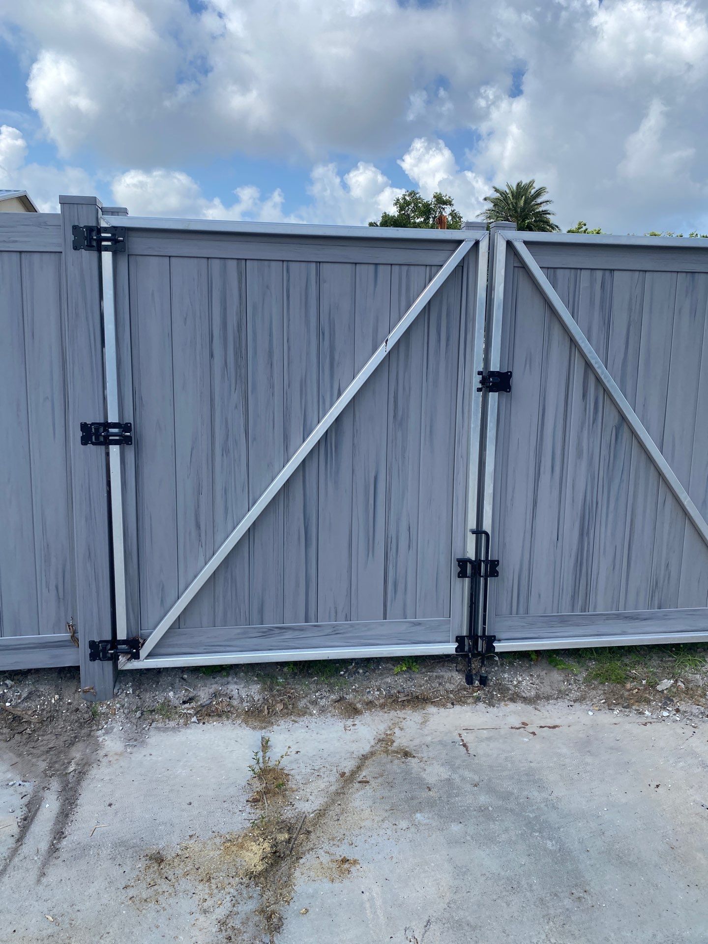 980 Cattlemen Rd  by H&Y Fence