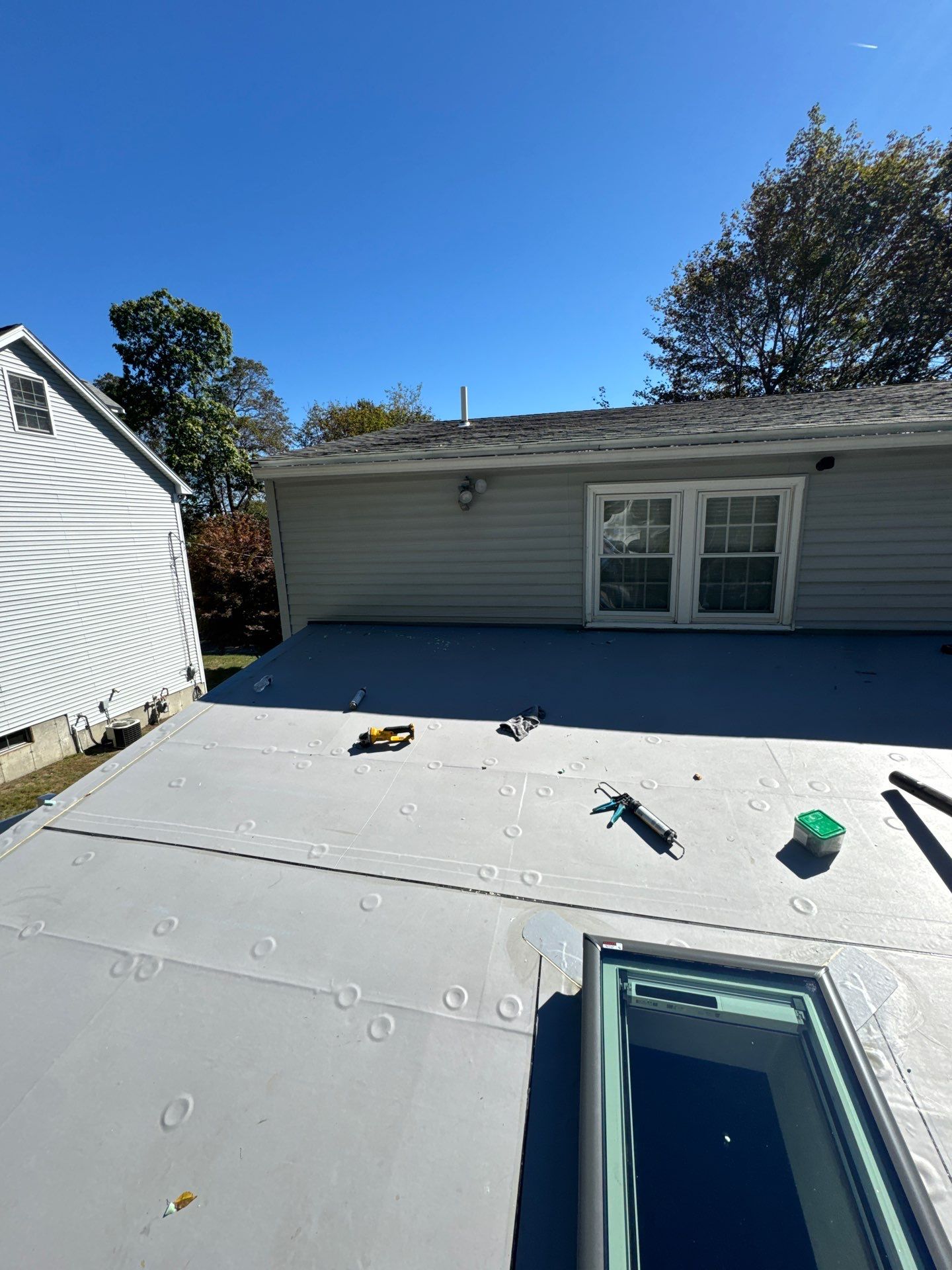 EPDM Roof & Vinyl Siding Replacement – Billerica, MA by Mighty Dog Roofing of Greater Middlesex County