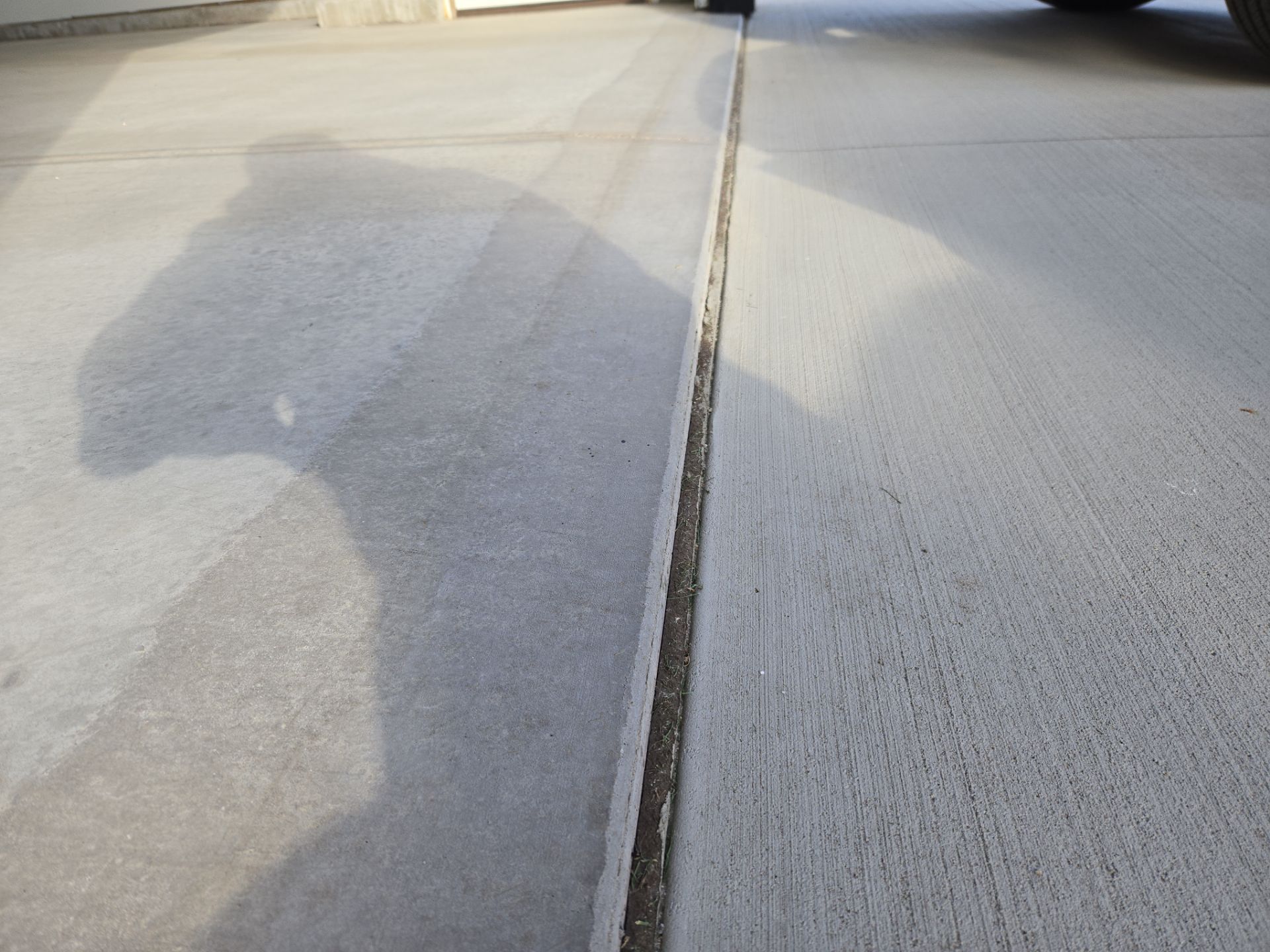 High-Gloss Epoxy Flake Garage Floor Coating in Brandon by Select Painting, Coatings & Garage Cabinets