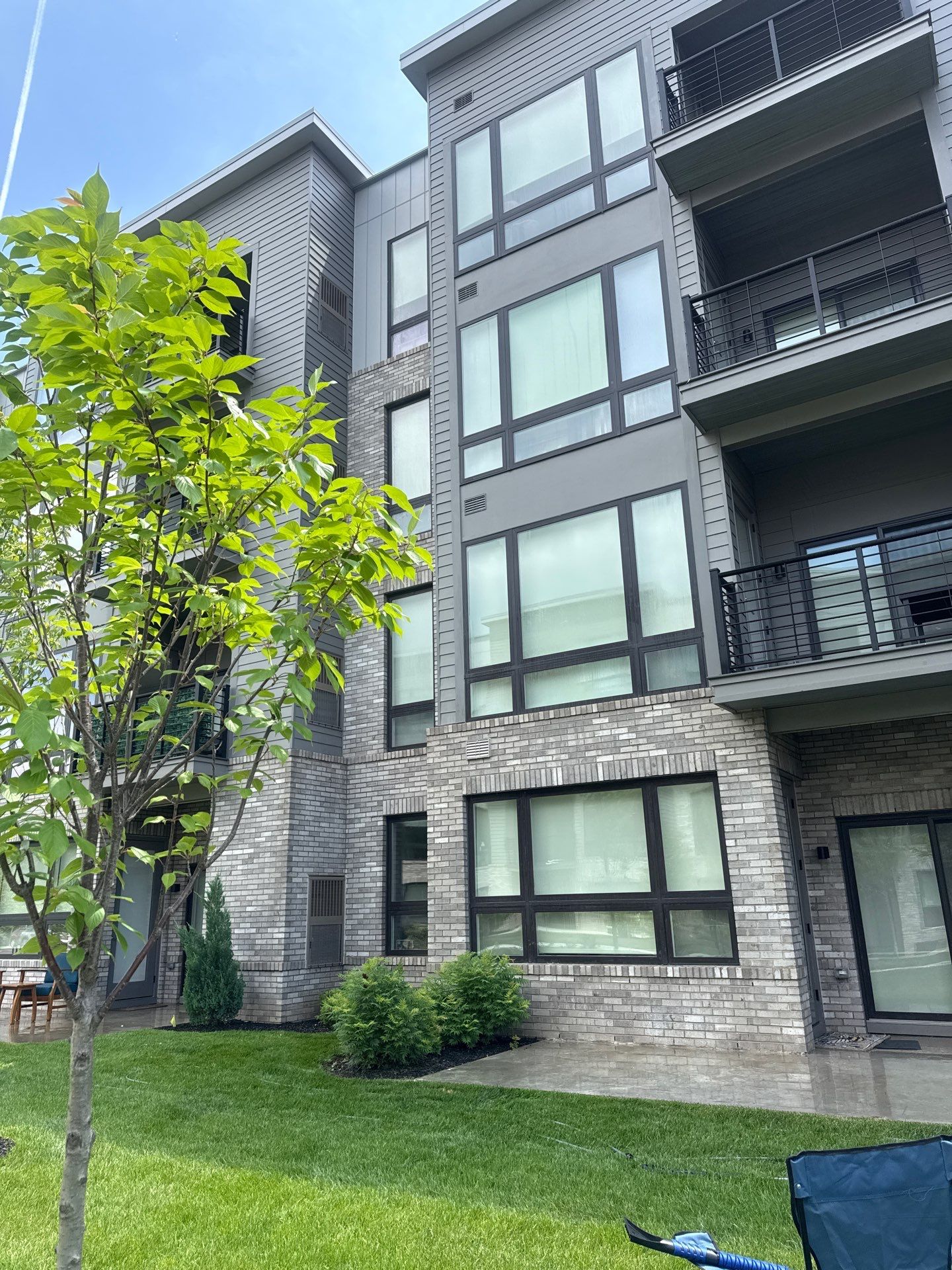 Window Cleaning in East Hanover, NJ by Clearview Washing