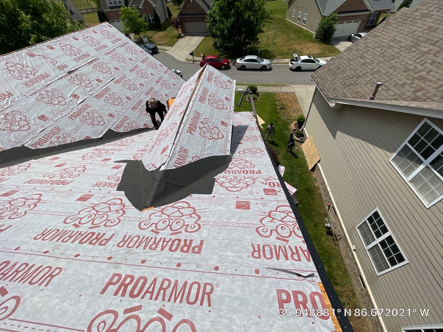 Residential Roofing Installation using Owens Corning Oakridge Roofing System by Undersun Roofing 
