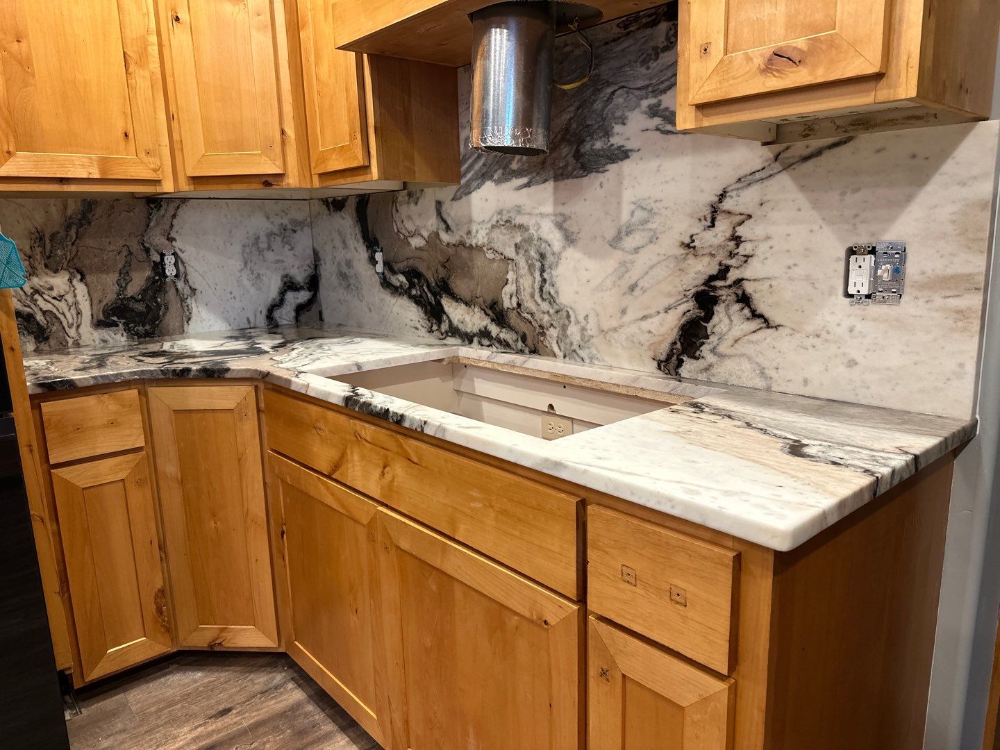 Kitchen Makeover by Zeng Granite, Inc