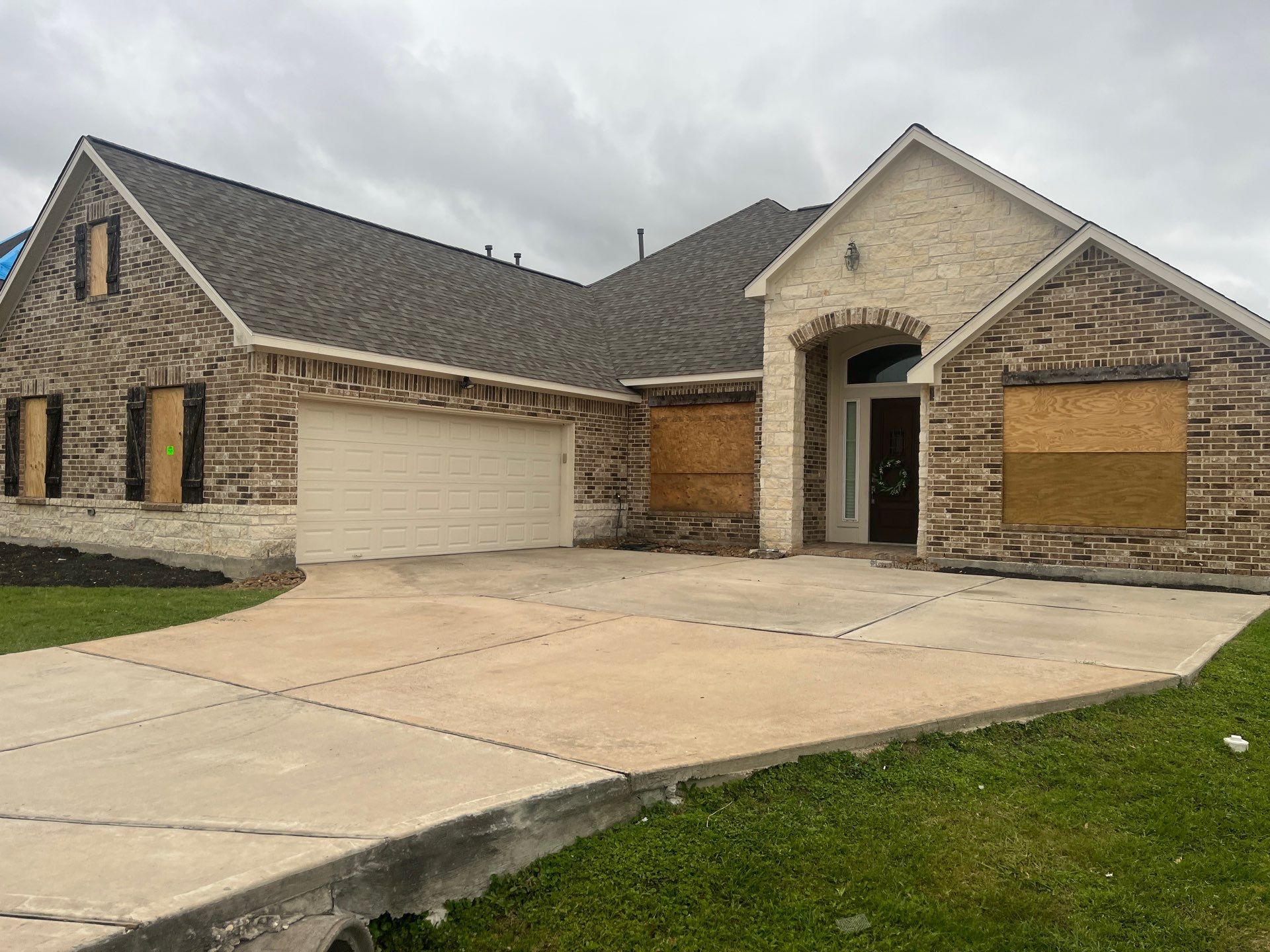 Hail Damage using Owen's Corning Duration (Lifetime) Shingles by Roof Repair Company