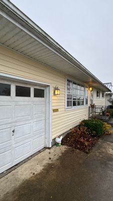 Siding Installation using Alside Conquest D4.5DL Adobe Cream 