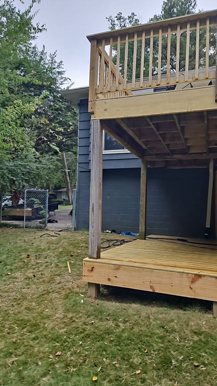 Windsor Blvd - Deck Installation by Pillar and Pine