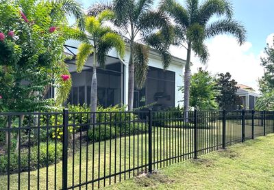 Aluminum Fence Installation using 3 Rail Aluminum Fence