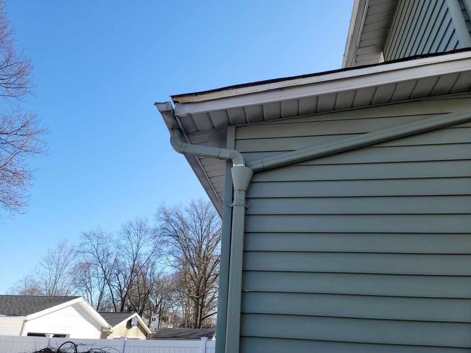 ATLAS PINNACLE COLOR: COASTAL GRANITE DRIP EDGE: WHITE by Eagle Eye Roofing