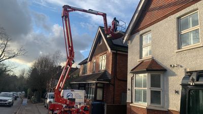 Roof Clean using Spider Lift