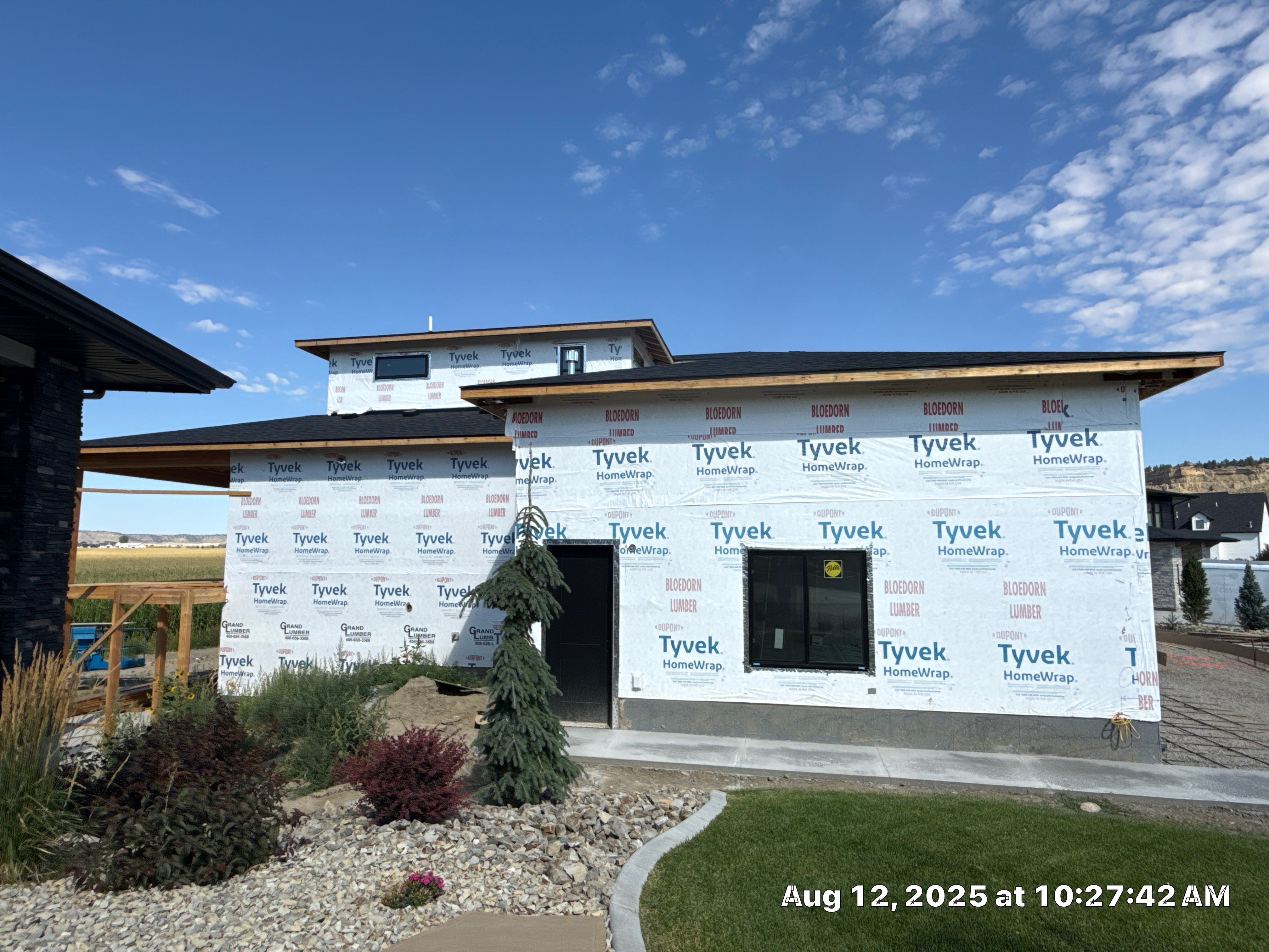 New Construction LP Smartside by Plankwalker Siding & Roofing