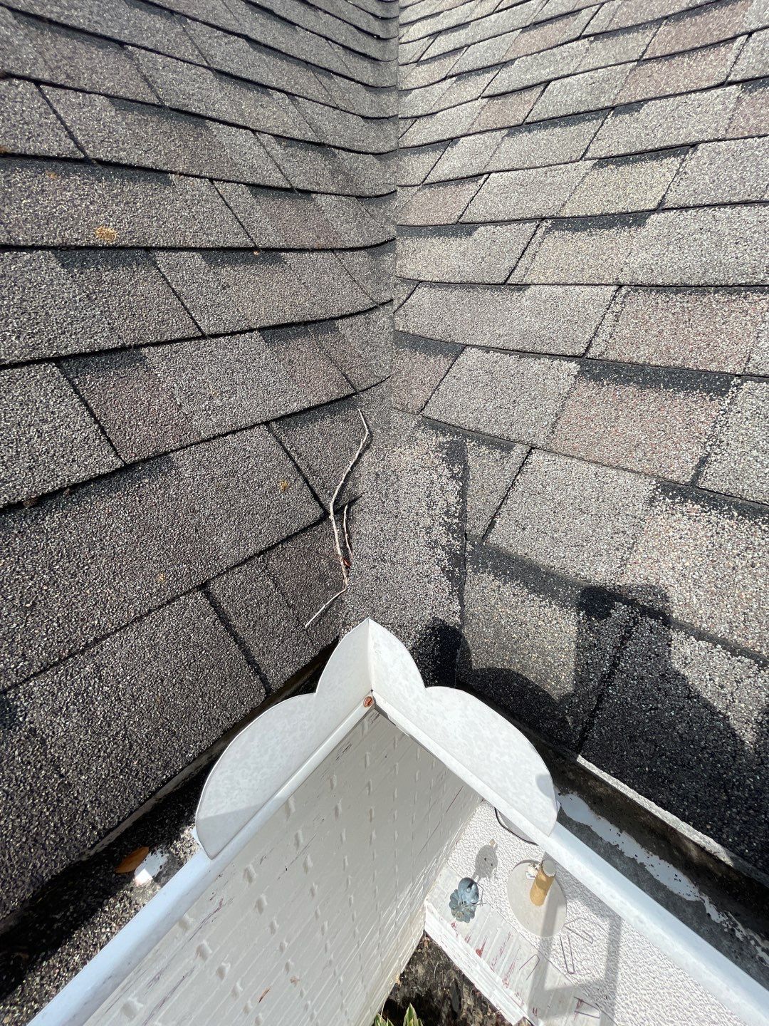 Residential Roofing Installation using Owens Corning Oakridge Roofing System by Undersun Roofing 