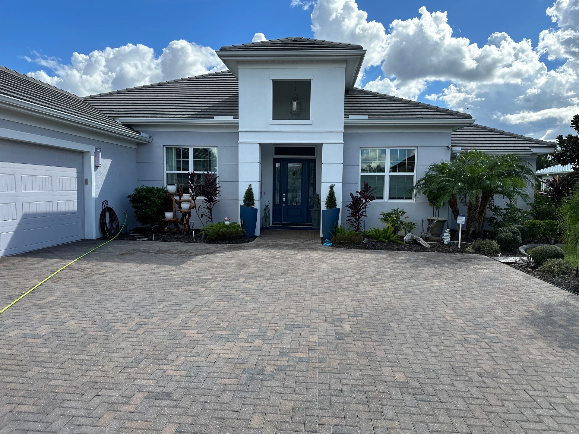 Paver Driveway, Pool Deck, Outdoor Furniture & Culvert Cleaning in Winding River Community, Bradenton, FL | Sunshine AquaWash by Sunshine AquaWash