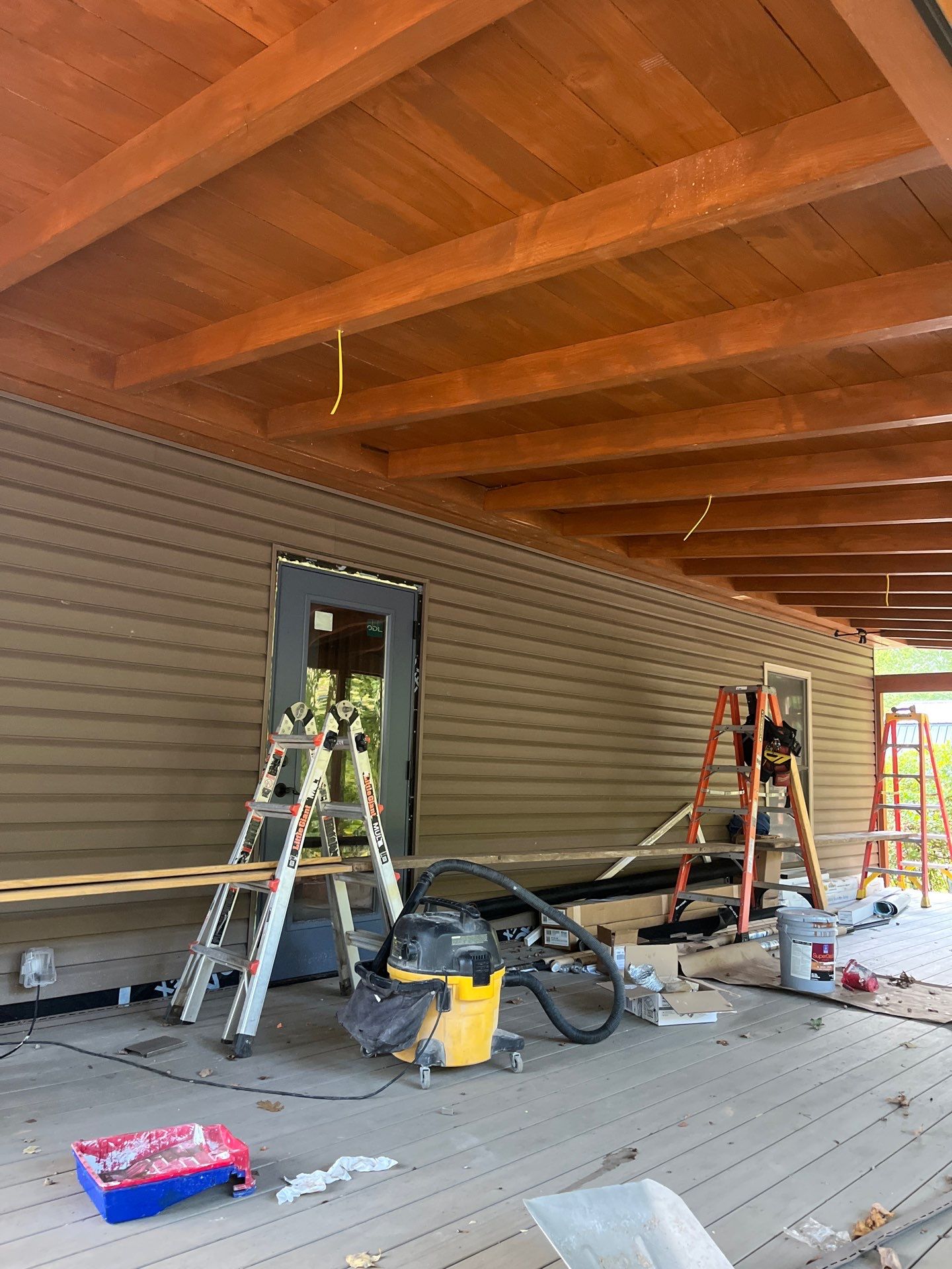 Custom Composite Deck and Screened Porch Addition in Hinton by Walnut Hollow Decks & Outdoor Living
