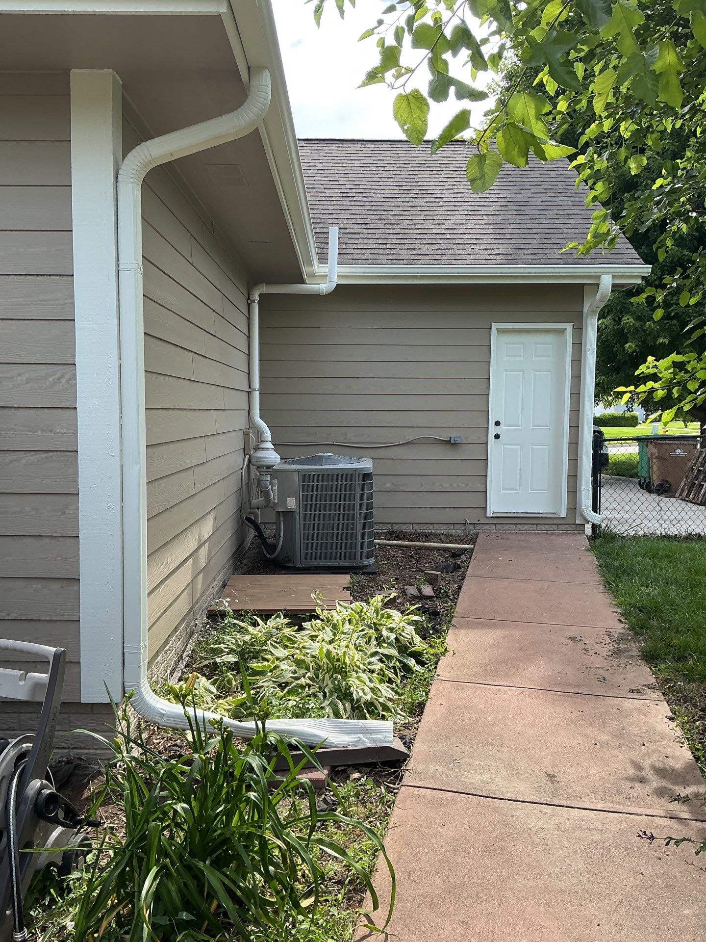 Residential Exterior Repaint  by Midwest Paint LLC
