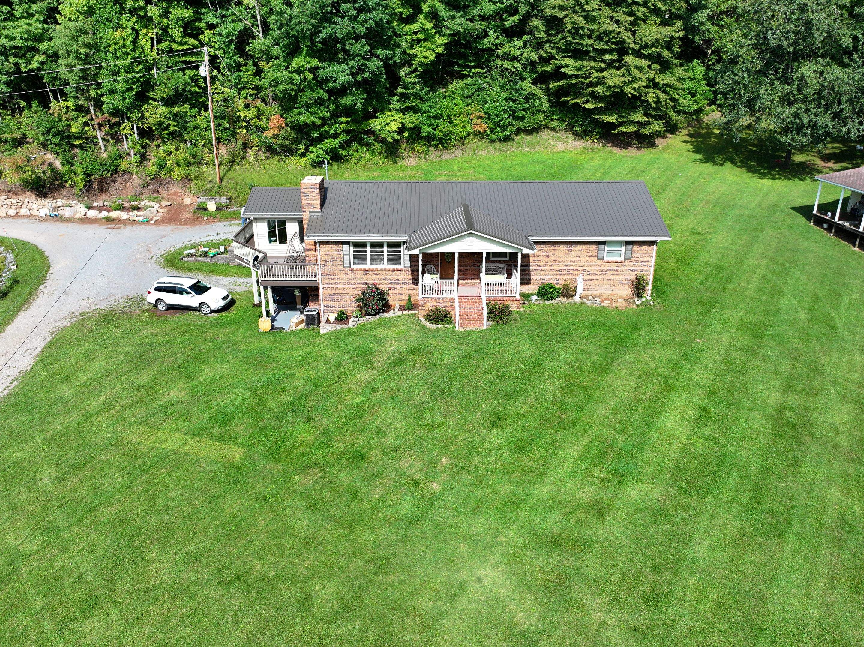 Whisenhunt Residence by Omnia Roofing