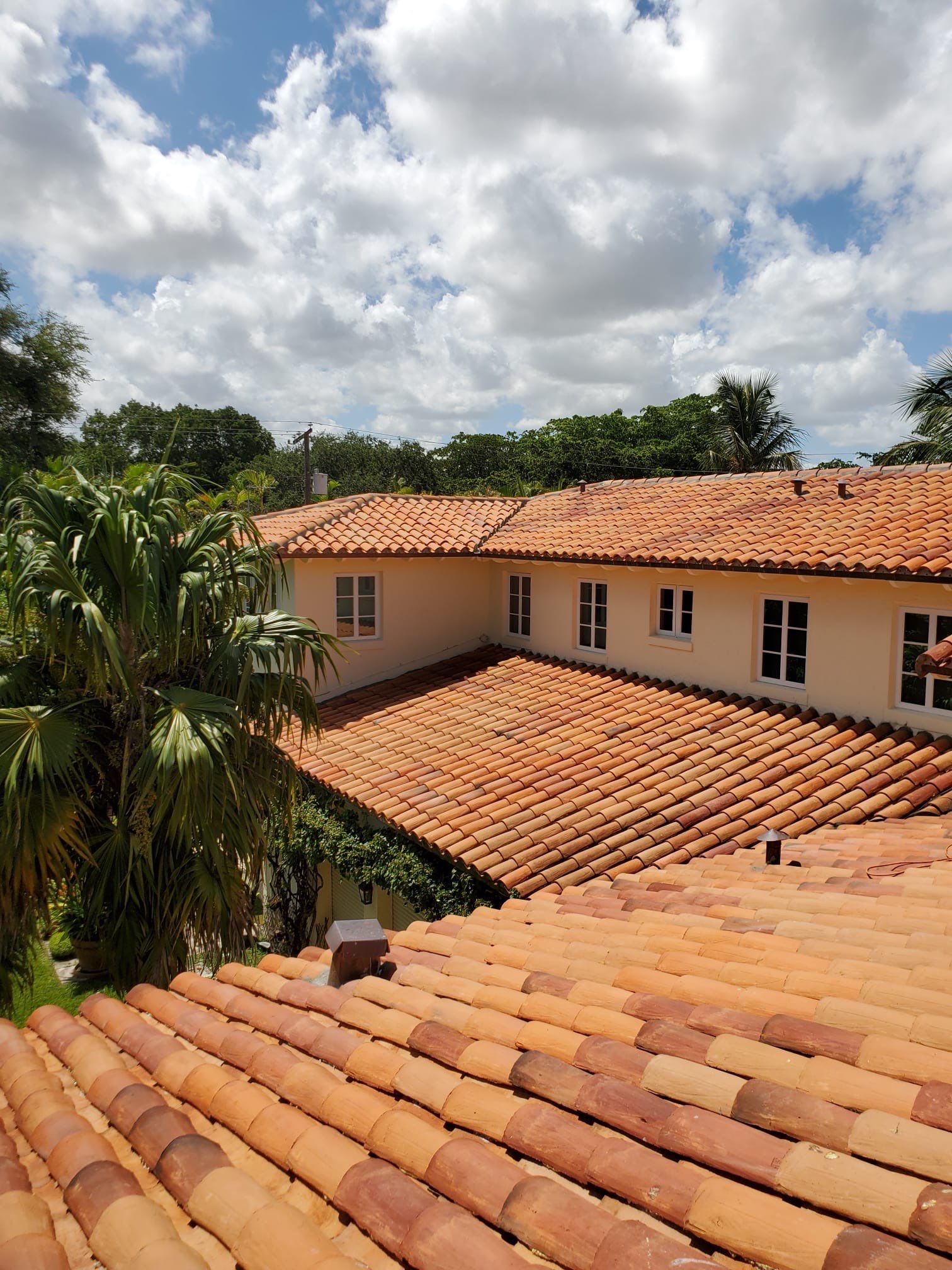 Granada Handmade Barrel Tile - Flashed Blend by Istueta Roofing
