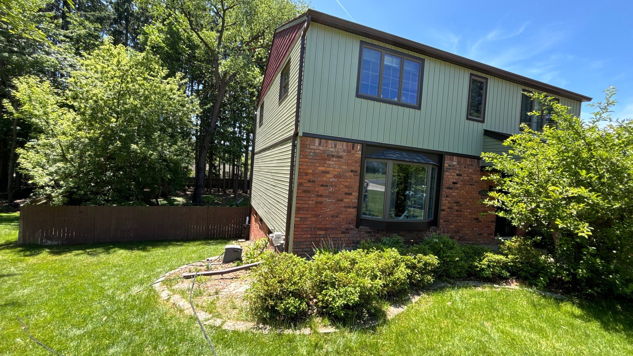 Siding Replacement using Alside D4 Odyssey-Plus Dutchlap by 180 Contractors