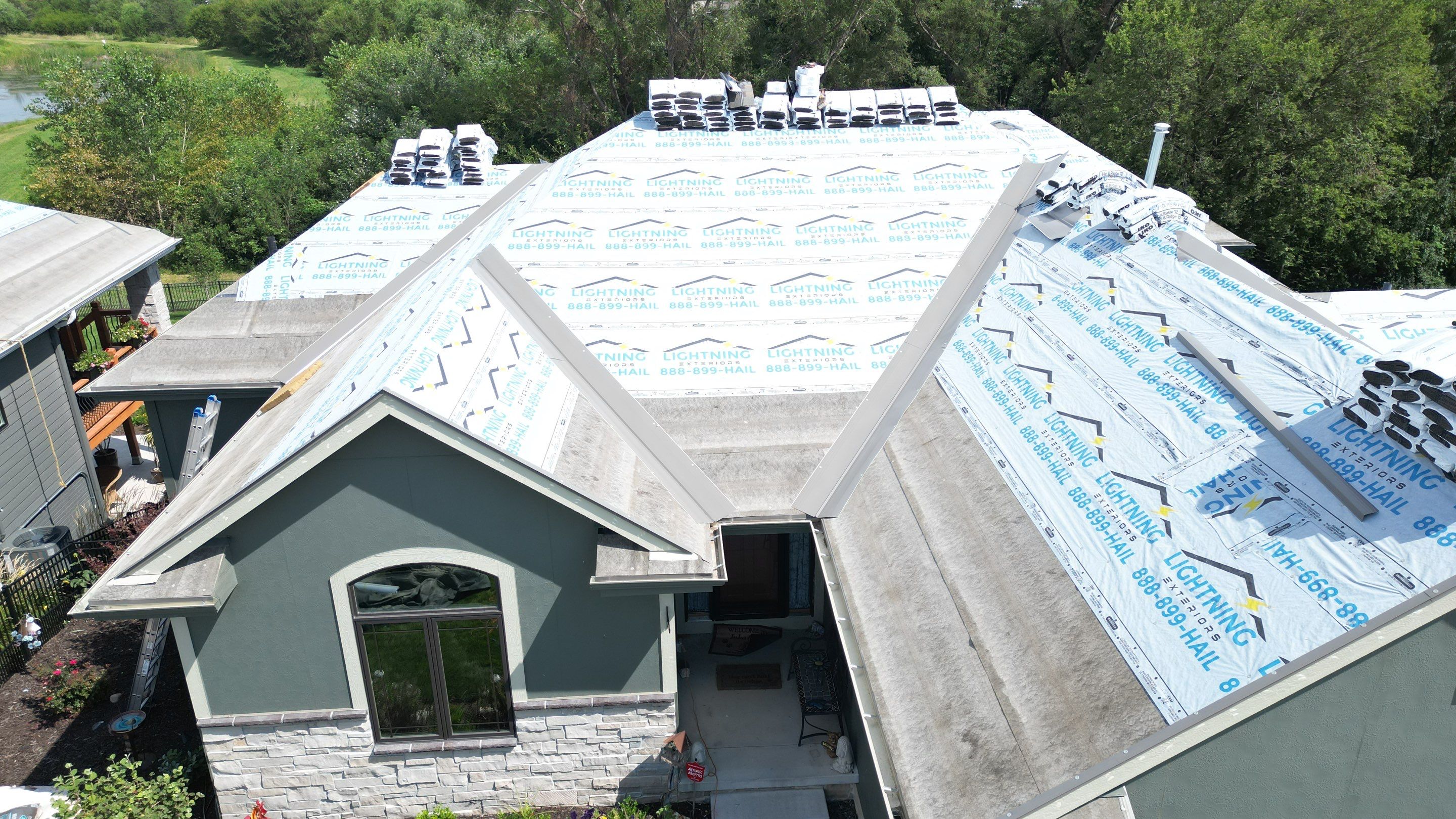 Residential Roofing Installation using IKO Nordic Cornerstone Impact Resistant Class 4 by Lightning Exteriors